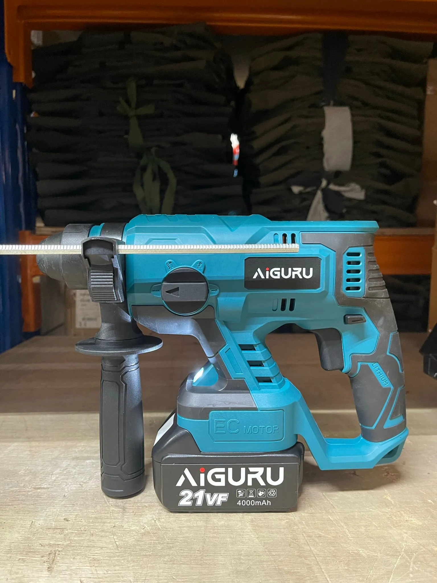 Aiguru 21V . 4.0Ah Cordless Rotary Hammer Drill  | Model : A-5402