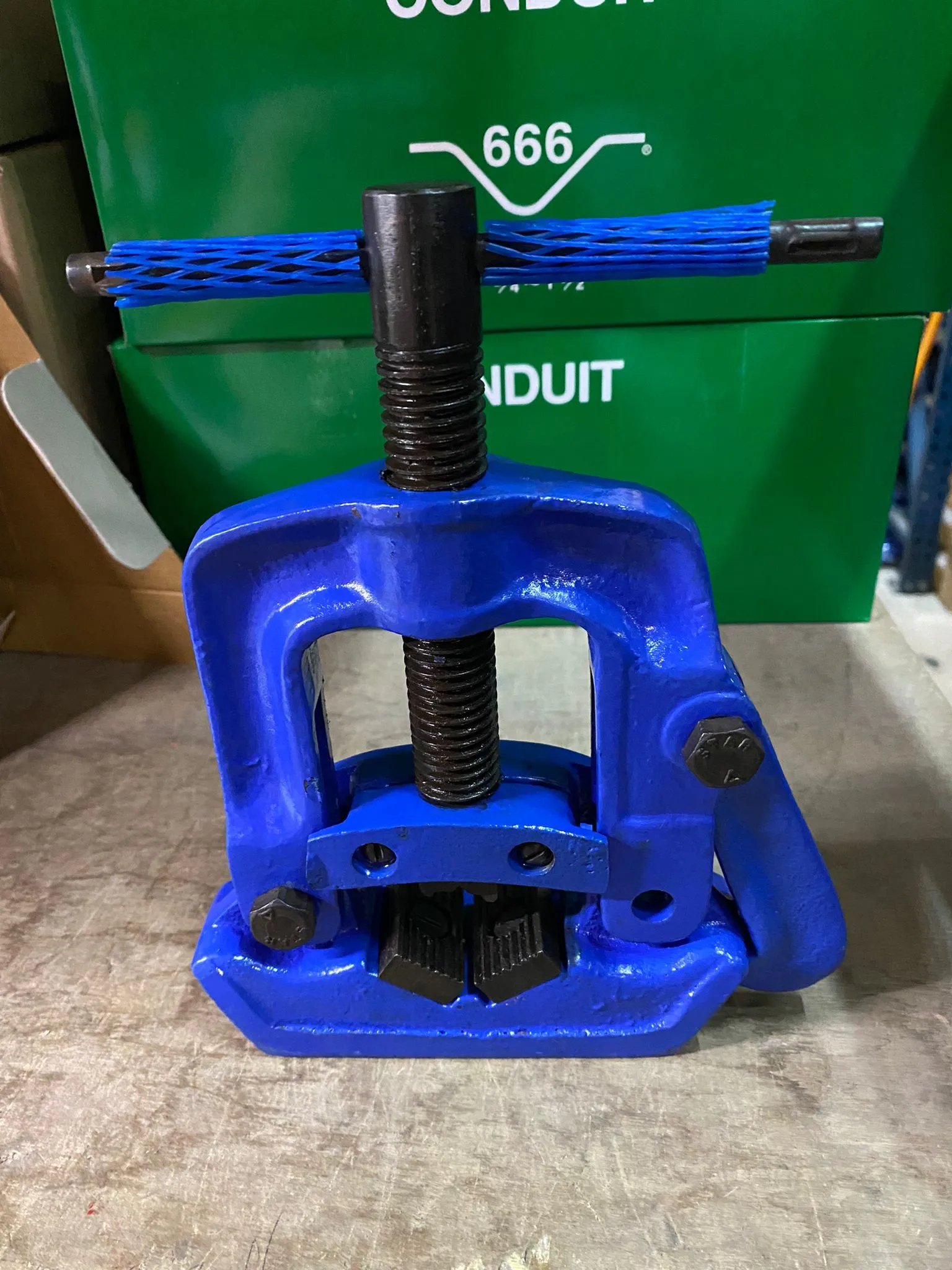 Aiko 2 Conduit Pipe Vise  | Model : VISE-CPB-A