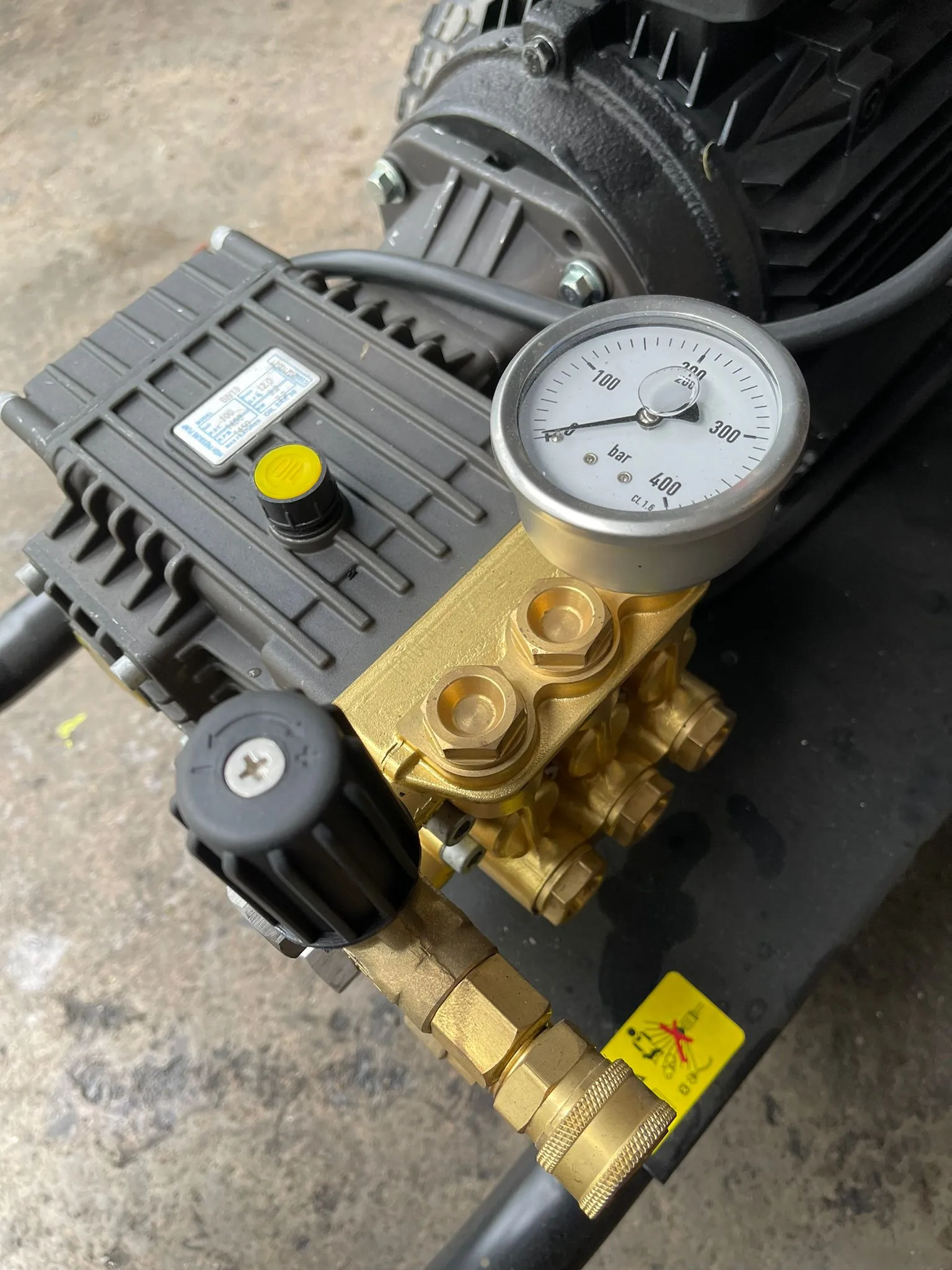Aiko 240V Contractor Frame High Pressure Cleaner Come With 20m Hose| Model : HPW-BNC301-2.2S4