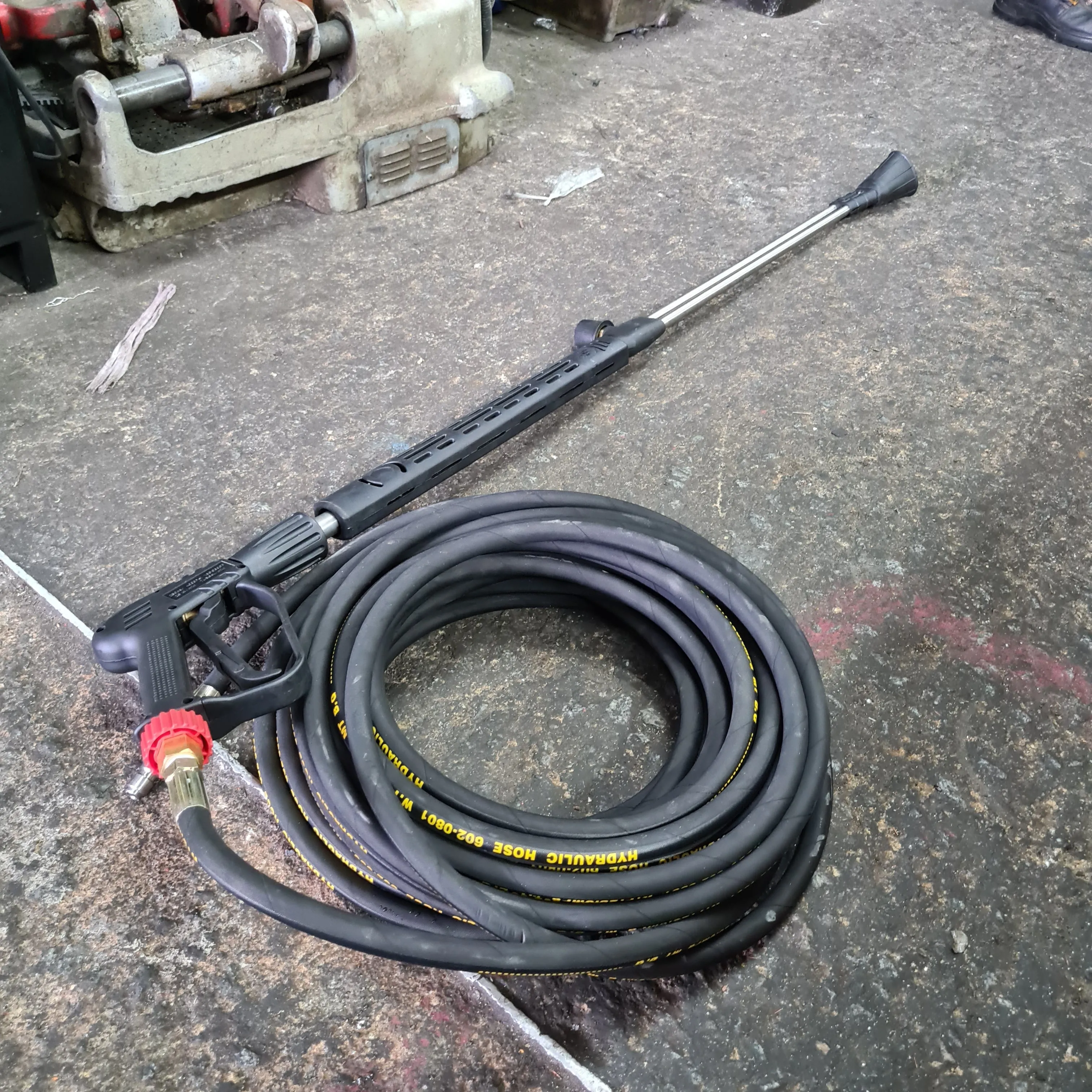 Aiko 240V Contractor Frame High Pressure Cleaner Come With 20m Hose| Model : HPW-BNC301-2.2S4