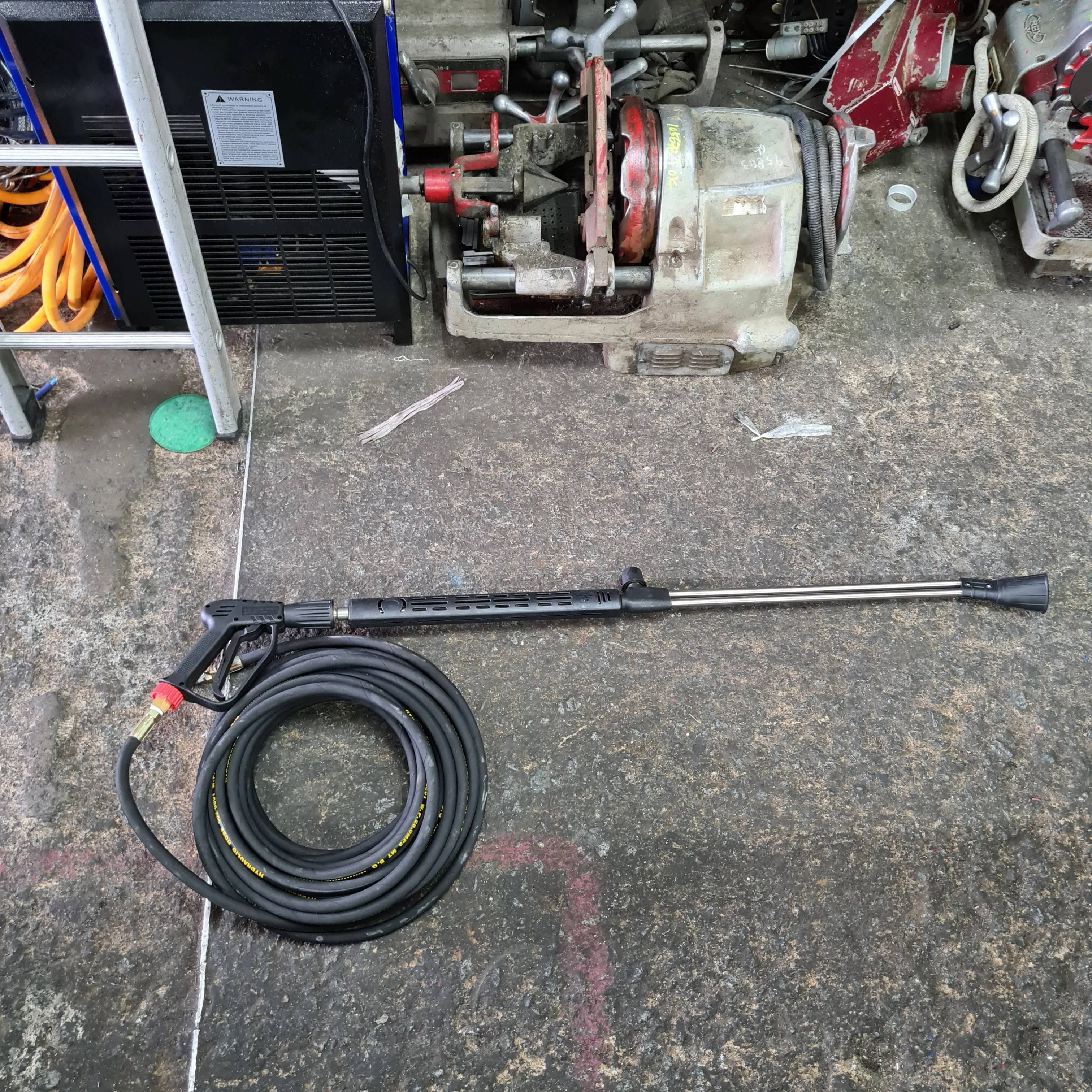 Aiko 240V Contractor Frame High Pressure Cleaner Come With 20m Hose| Model : HPW-BNC301-2.2S4