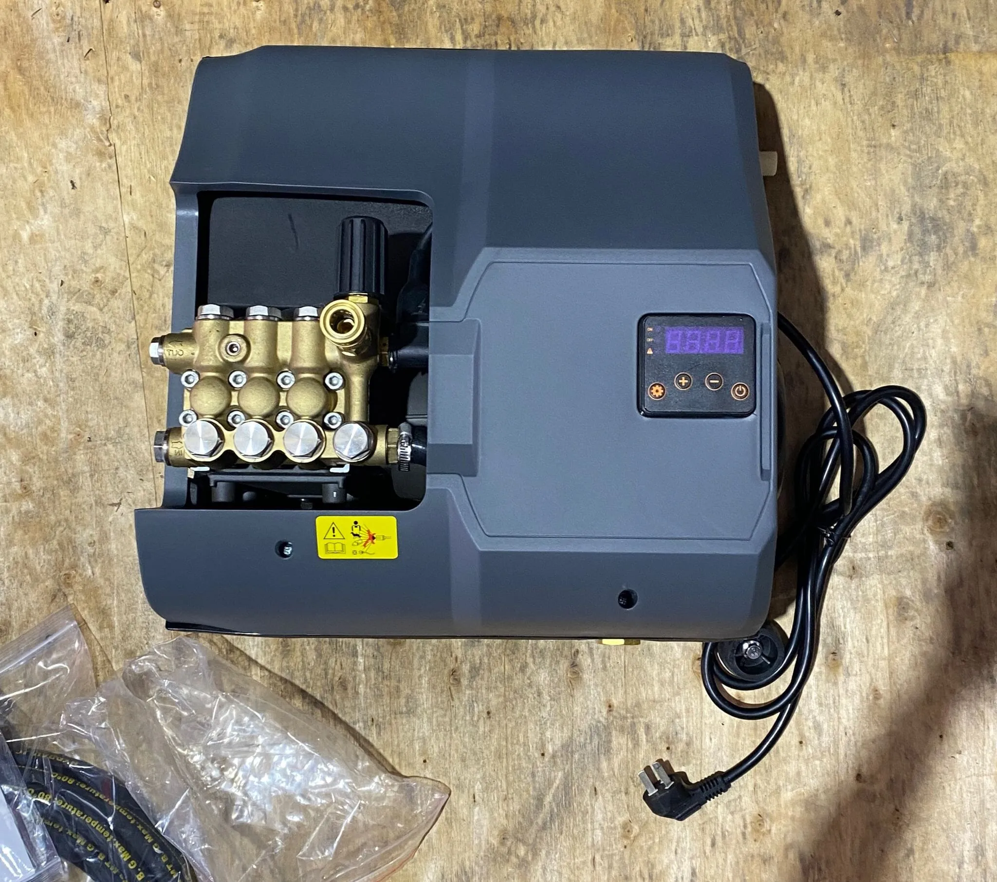Aiko 240V High Pressure Washer (Wall Mounted) 3.0KW 110BAR C/W 8mm*10m Hose & Short Trigger Gun & Pennant Motor with Smart Control | Model : HPW-E91-3.0S4