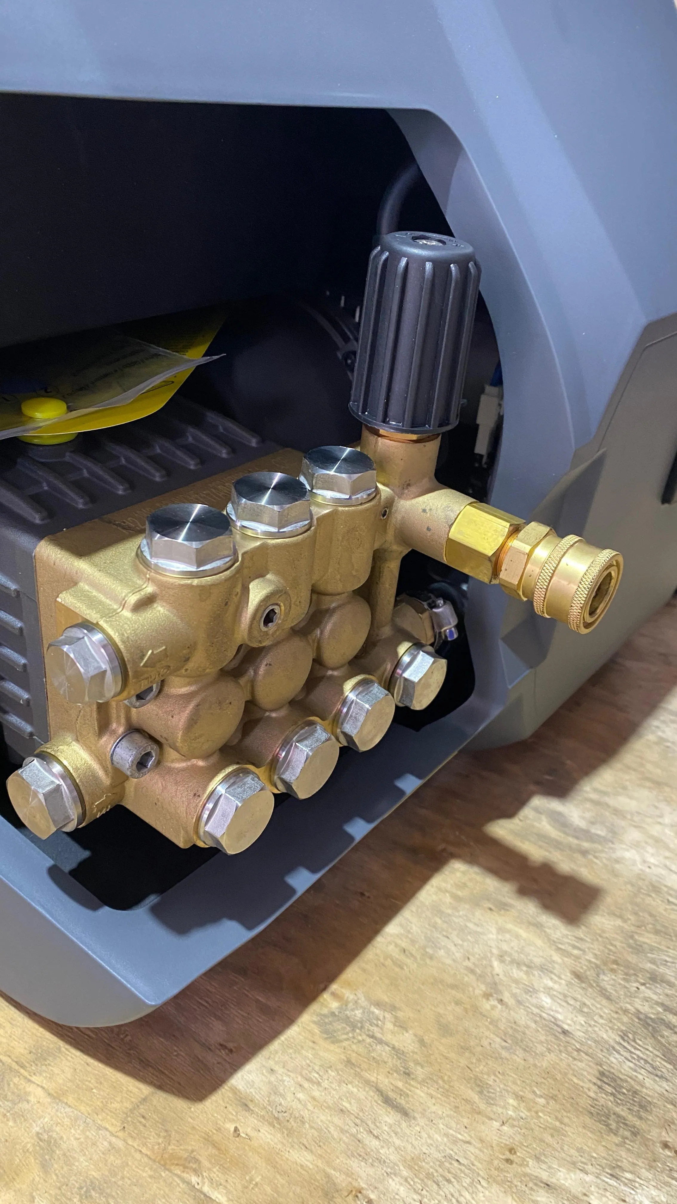 Aiko 240V High Pressure Washer (Wall Mounted) 3.0KW 110BAR C/W 8mm*10m Hose & Short Trigger Gun & Pennant Motor with Smart Control | Model : HPW-E91-3.0S4