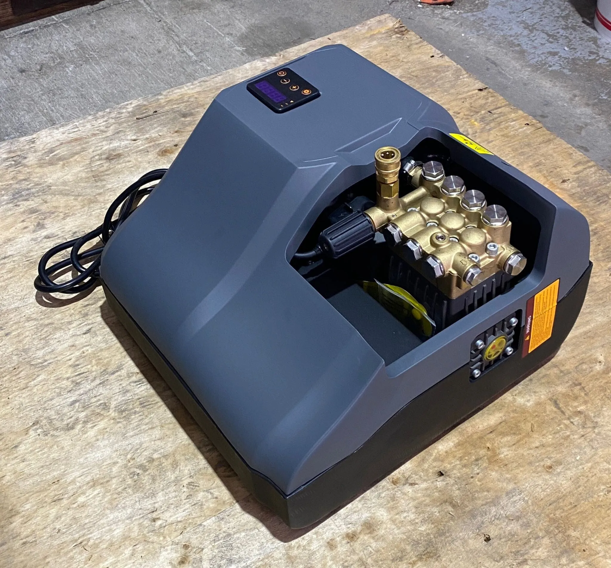 Aiko 240V High Pressure Washer (Wall Mounted) 3.0KW 110BAR C/W 8mm*10m Hose & Short Trigger Gun & Pennant Motor with Smart Control | Model : HPW-E91-3.0S4