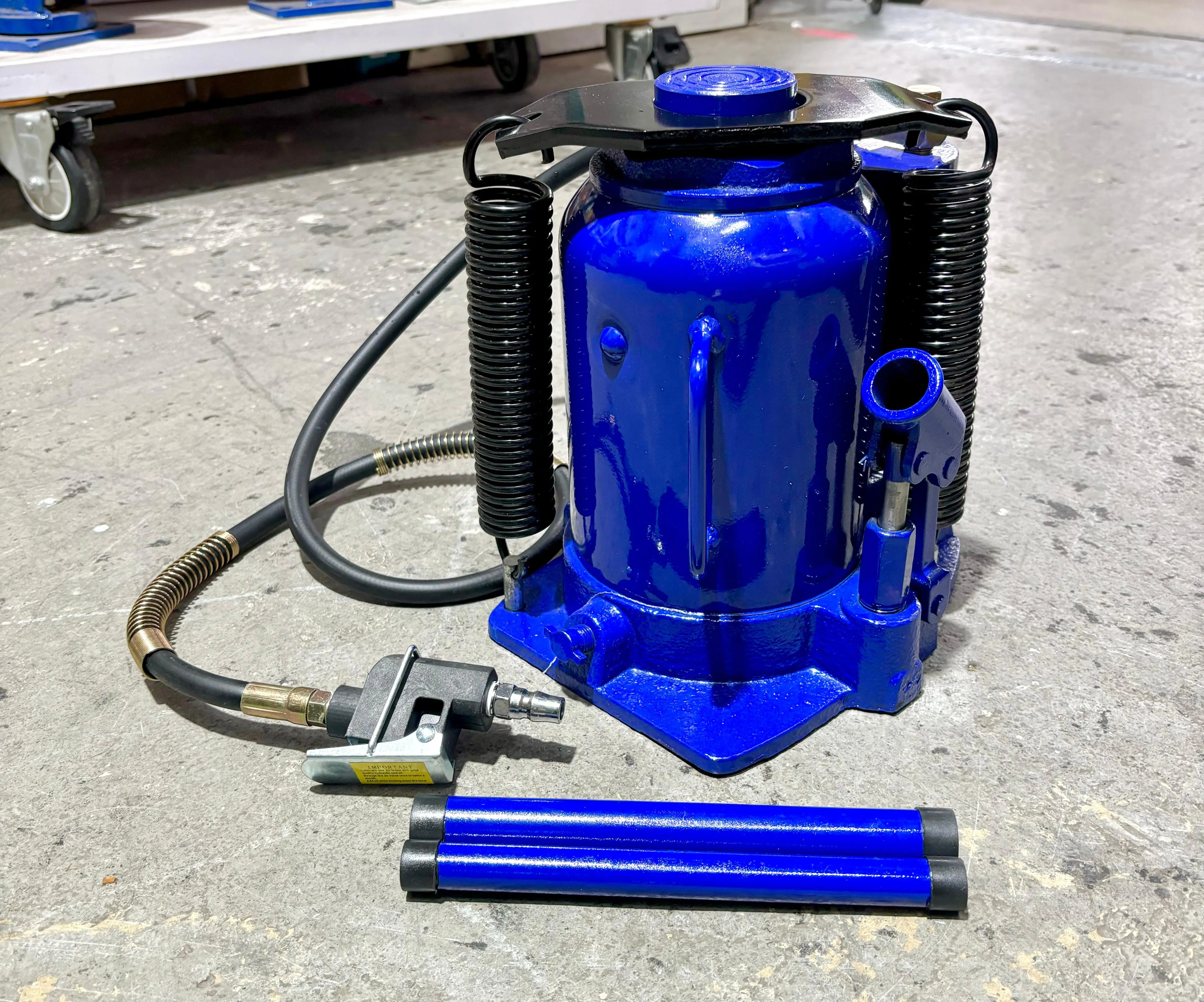 Aiko 30 Tons Air Bottle Hydraulic Jack | Model : BJ-T21030