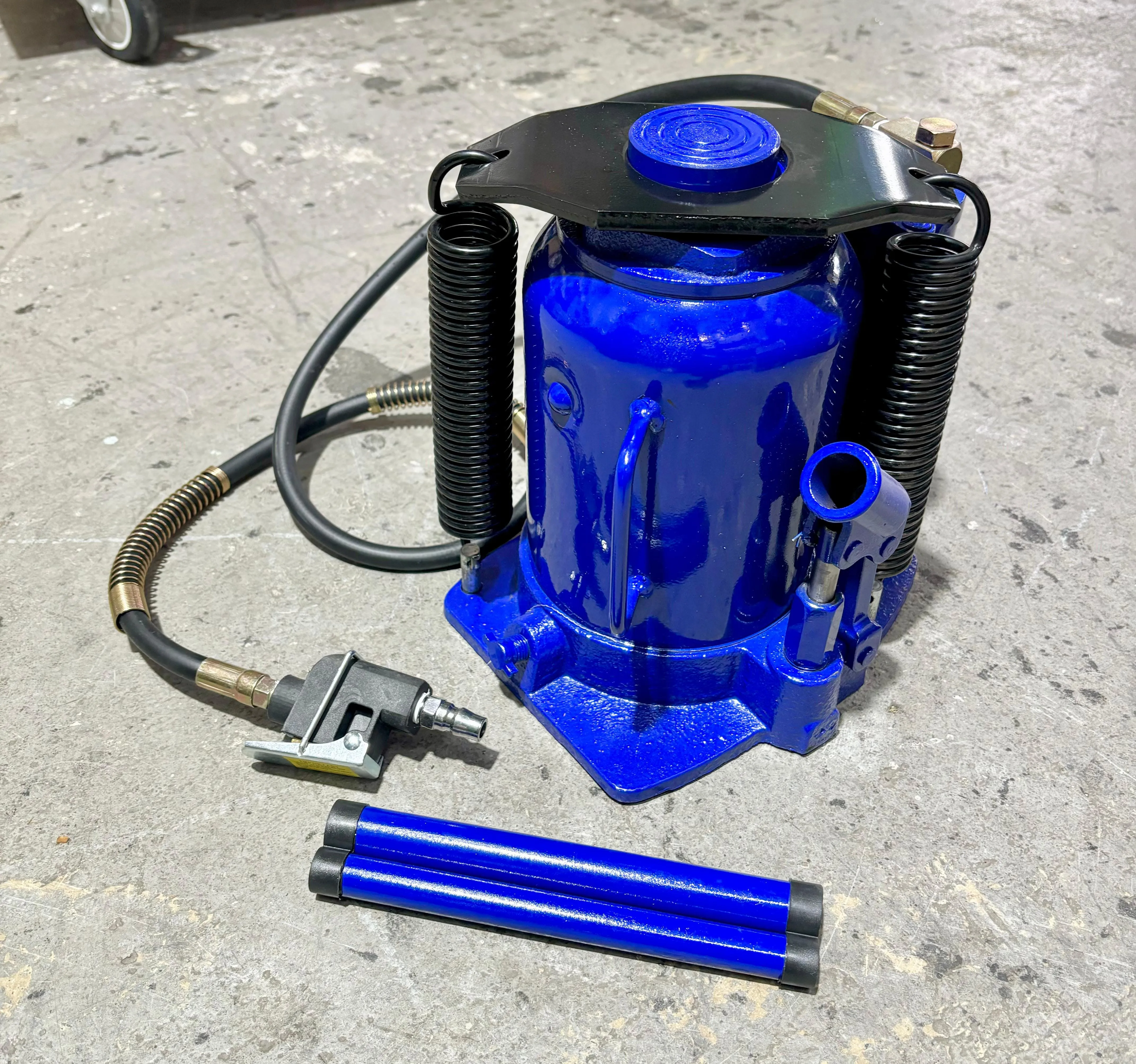 Aiko 30 Tons Air Bottle Hydraulic Jack | Model : BJ-T21030