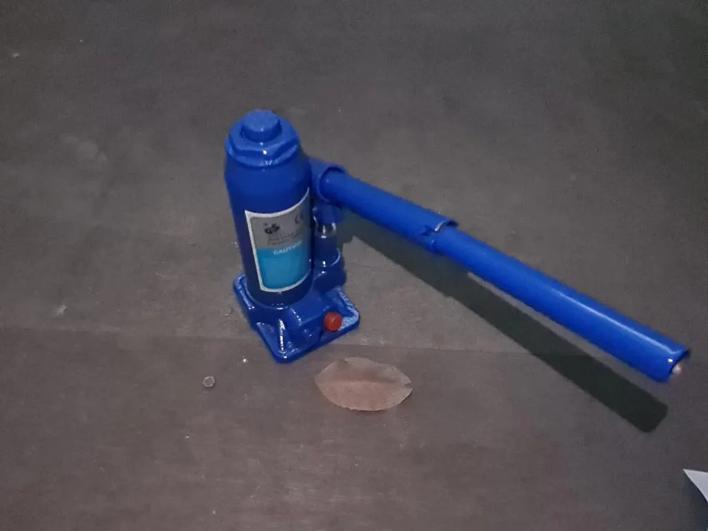 Aiko 32 Ton Hydraulic Bottle Jack (Blue) | Model : BJ-11031