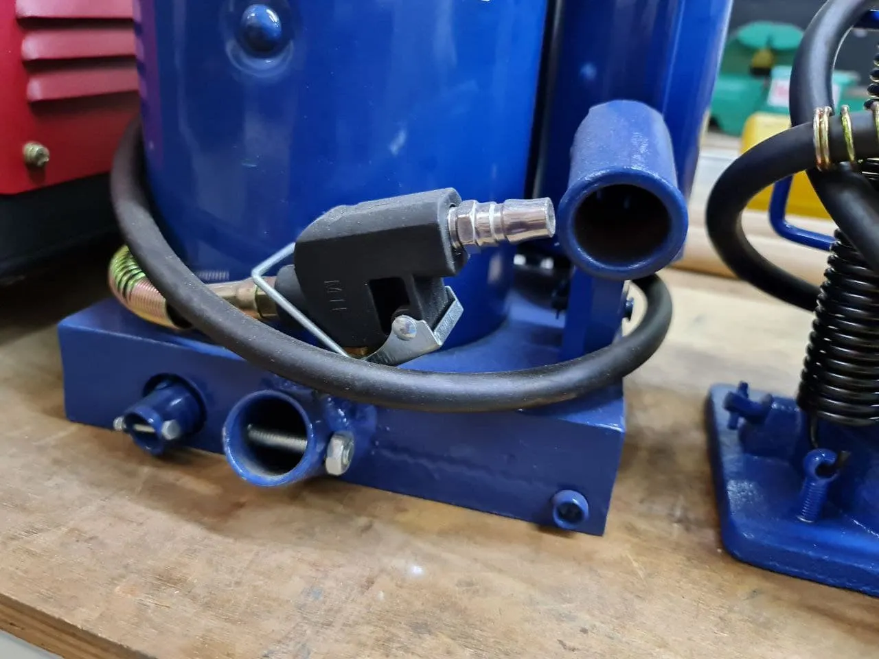 Aiko 50 Tons Air Hydraulic Bottle Jack  | Model : BJ-T21050