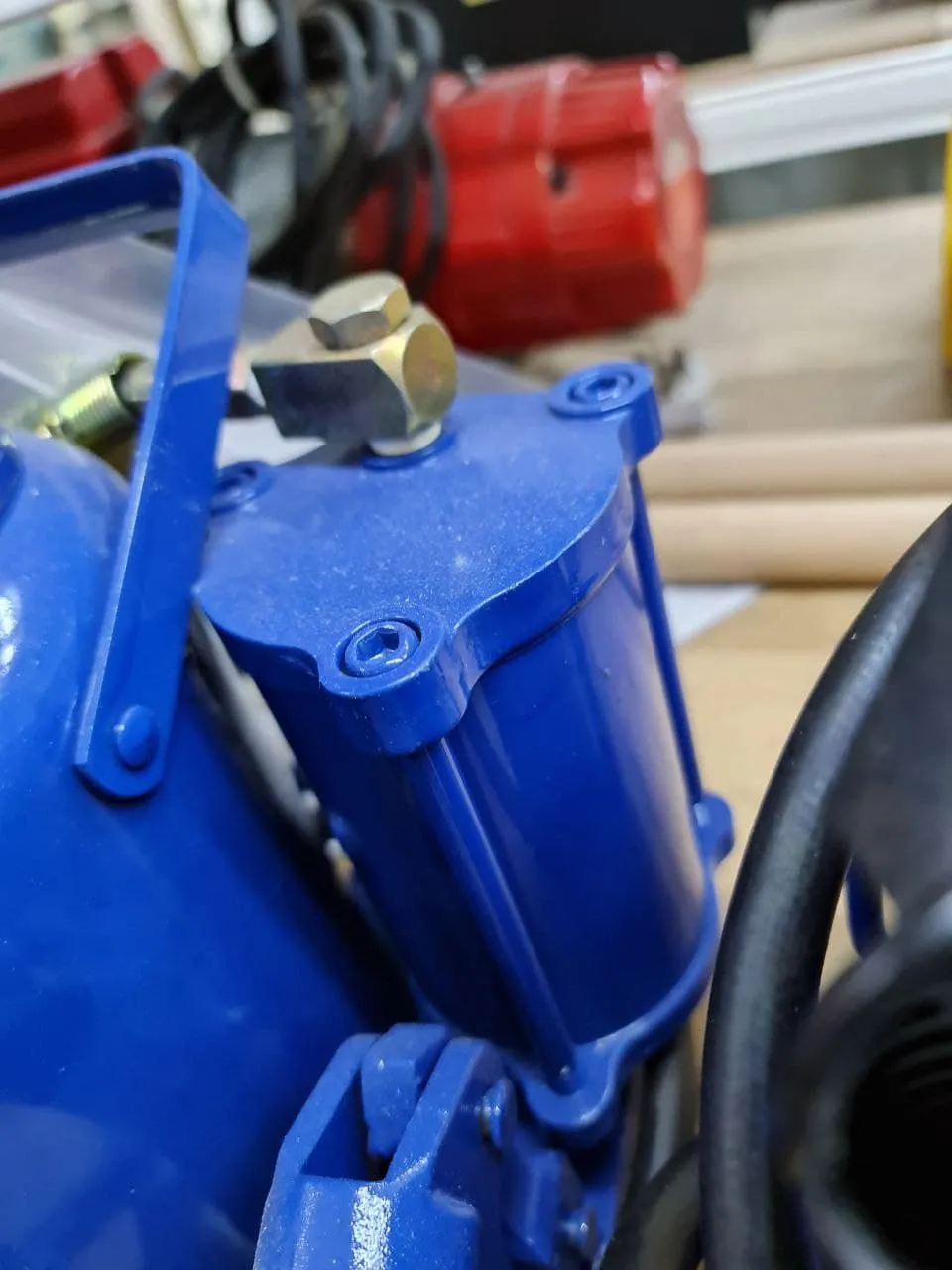 Aiko 50 Tons Air Hydraulic Bottle Jack  | Model : BJ-T21050