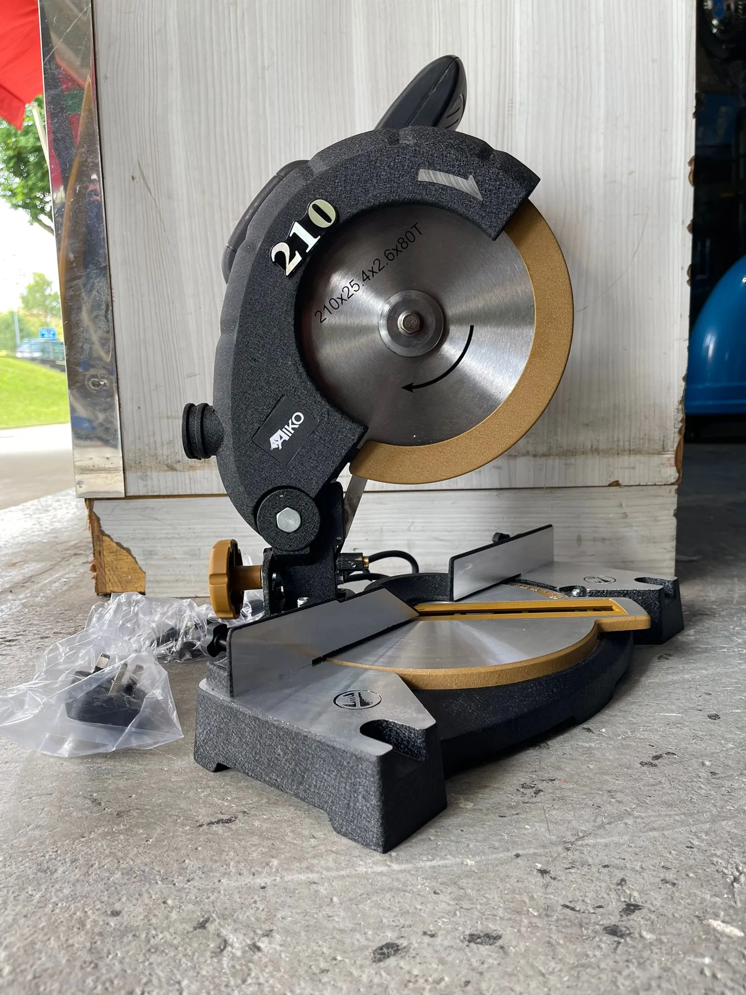 Aiko 8 Mitre Saw C/W 8X80T Alum Blade | Model : AIKO-89002
