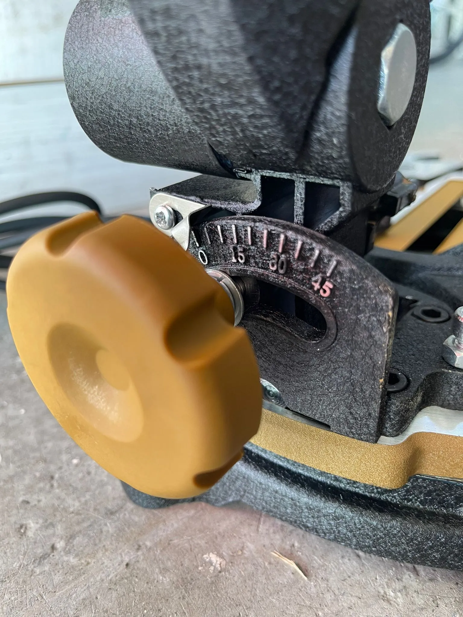 Aiko 8 Mitre Saw C/W 8X80T Alum Blade | Model : AIKO-89002