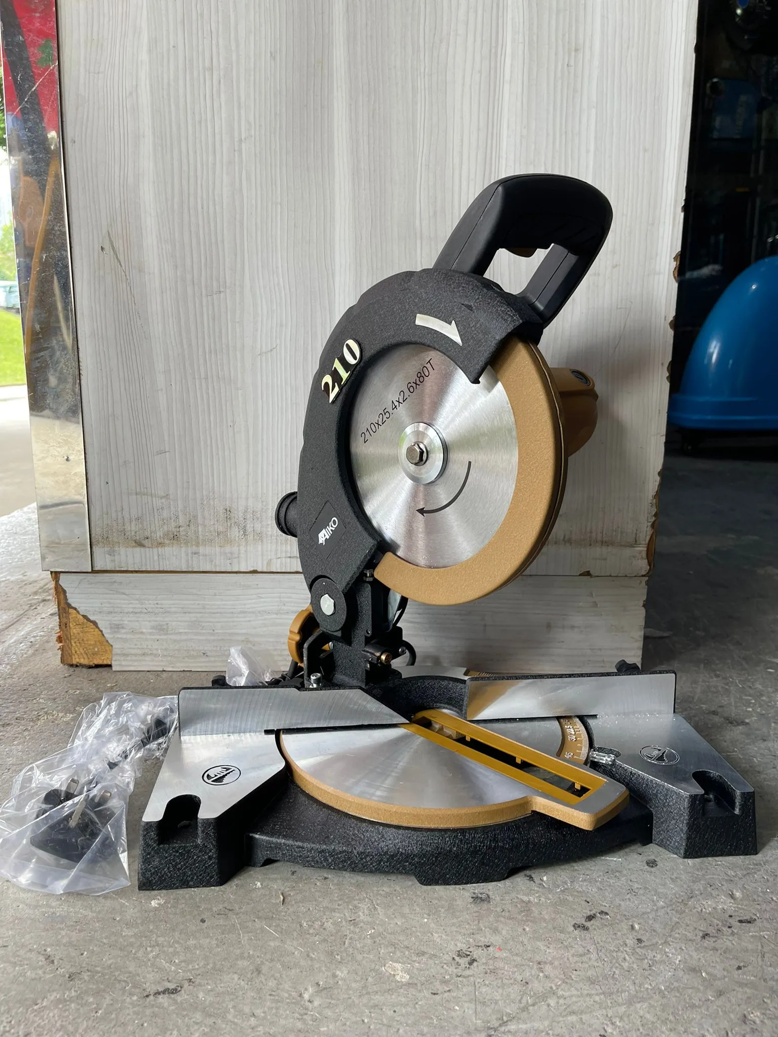 Aiko 8 Mitre Saw C/W 8X80T Alum Blade | Model : AIKO-89002