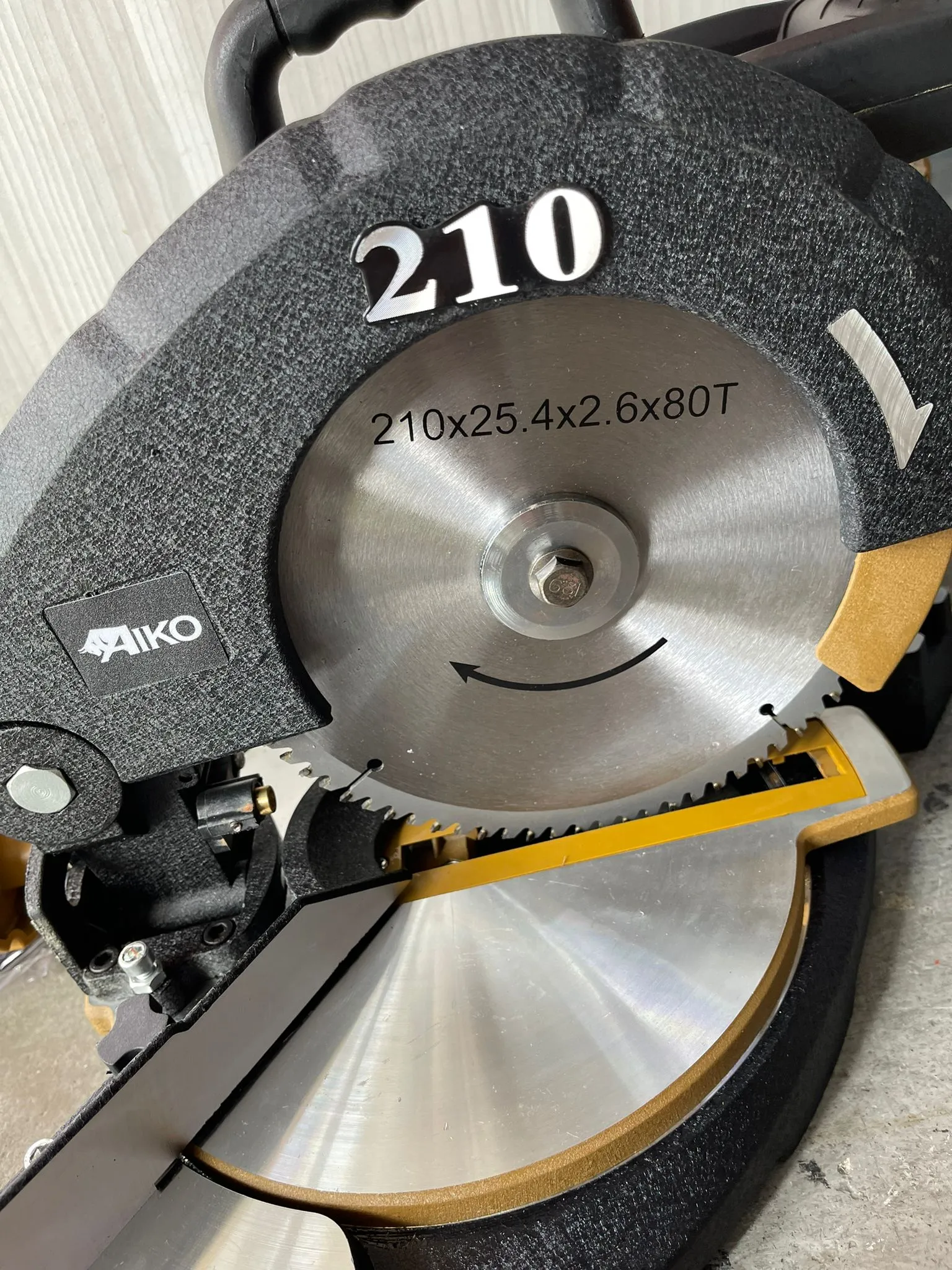 Aiko 8 Mitre Saw C/W 8X80T Alum Blade | Model : AIKO-89002