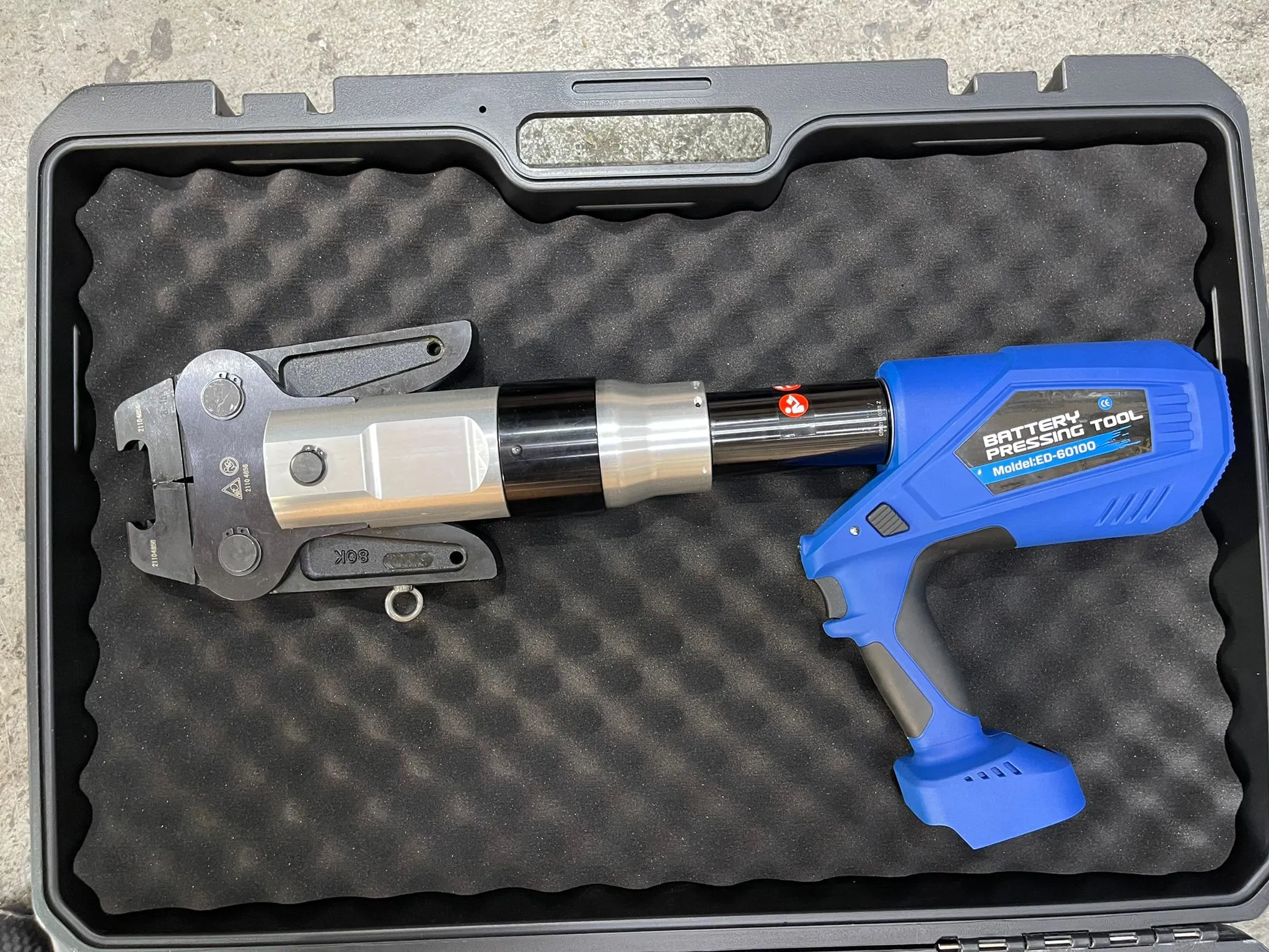 Aiko Battery Ss Pipe Clamp Tool (2-1/2-4)  | Model : ED-60100