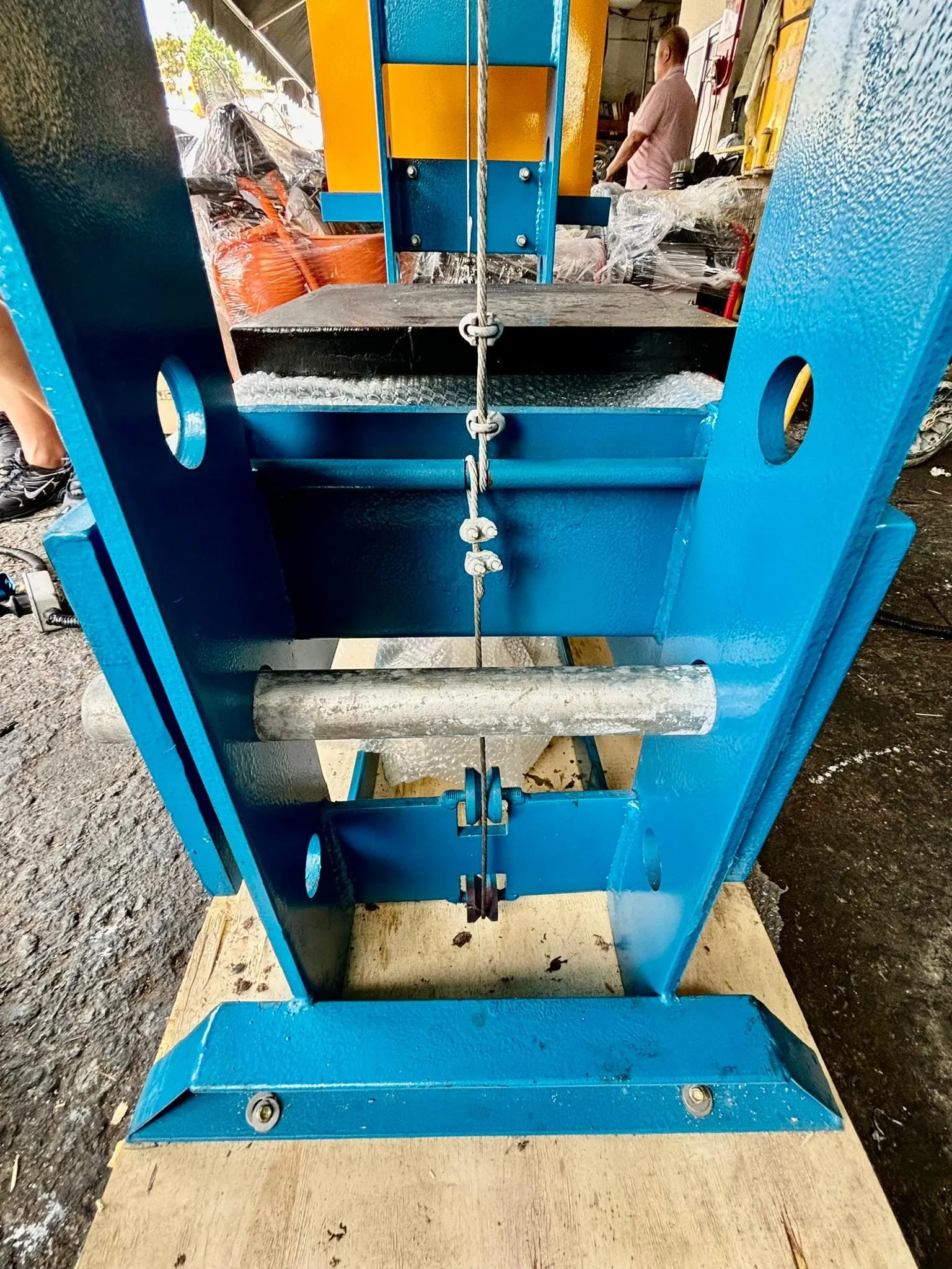 Aiko DYYL-50H 380V 50 Tons Electric Hydraulic Shop Press With Hand Winch Lifter | Model : DYYL-50H-3-YM
