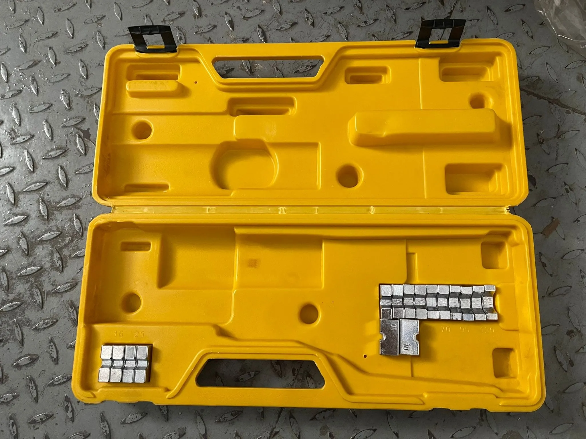 Aiko HHY-120A Hydraulic Crimping Tool 10-120mm2 | Model : HHY-120A