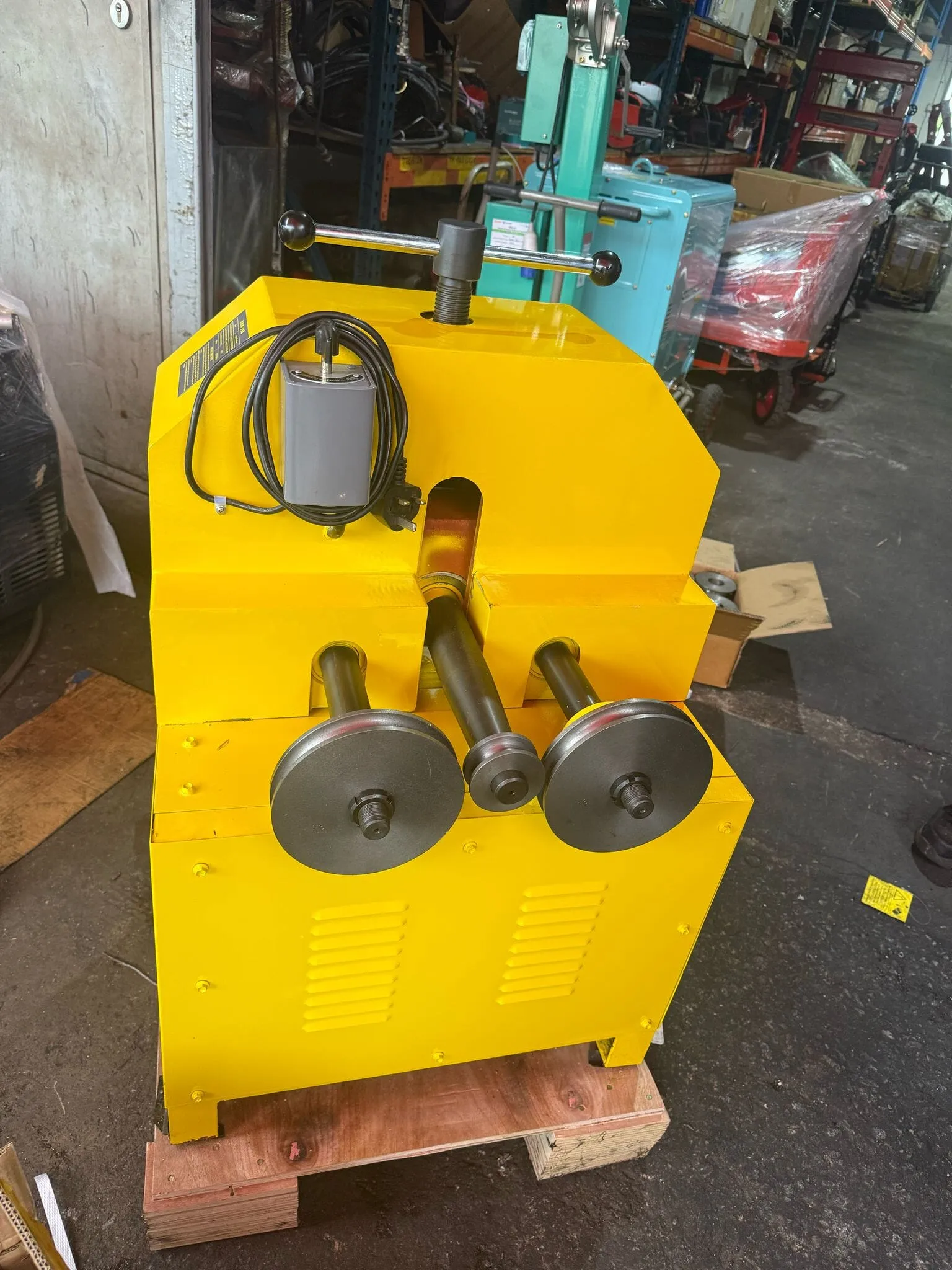 Aiko Hydraulic Pipe Bender Multi Funtion | Model : PBD-HHW-76B
