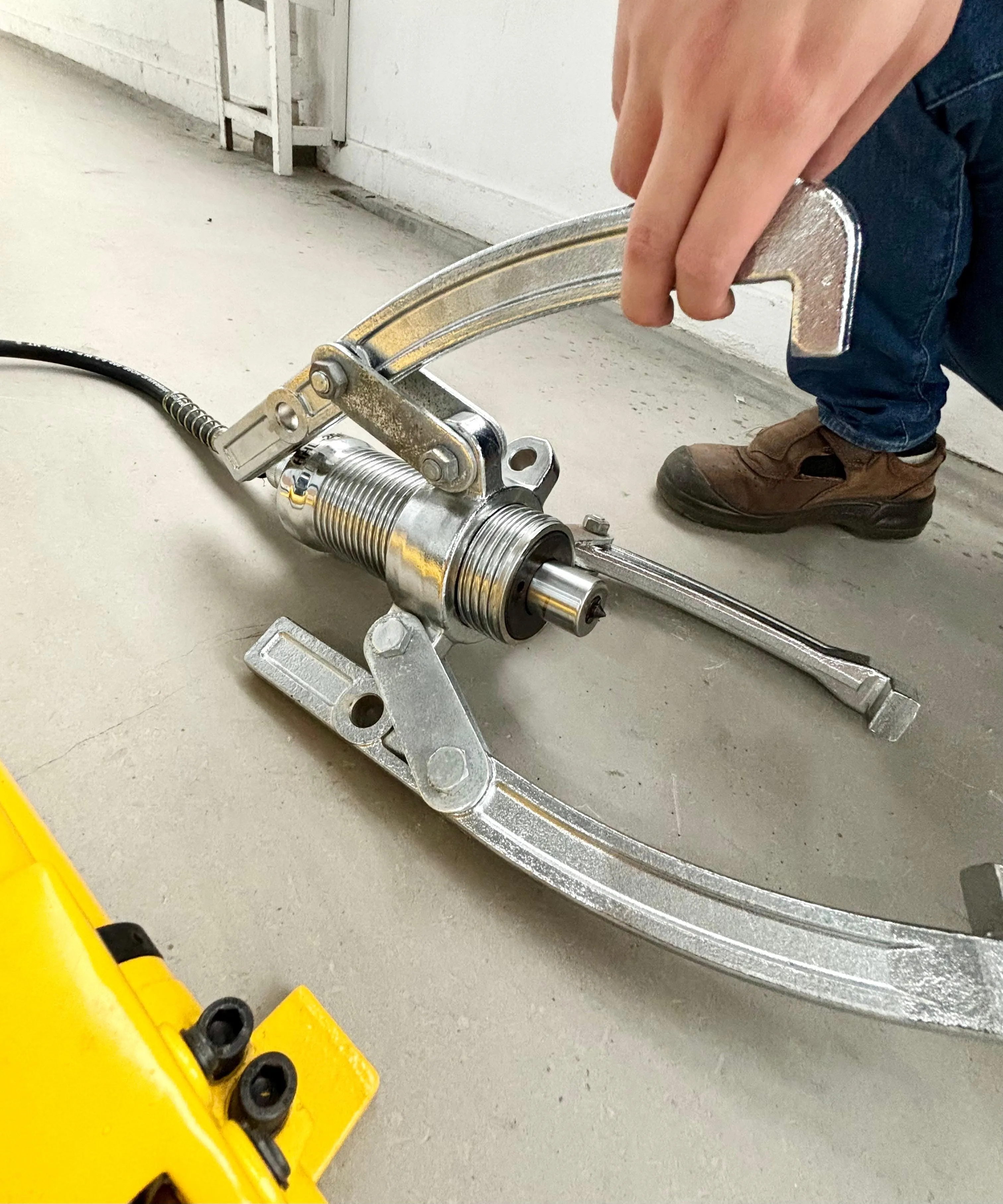 Aiko Hydraulic Puller HHL-20F W/O Pump | Model : HHL-20F