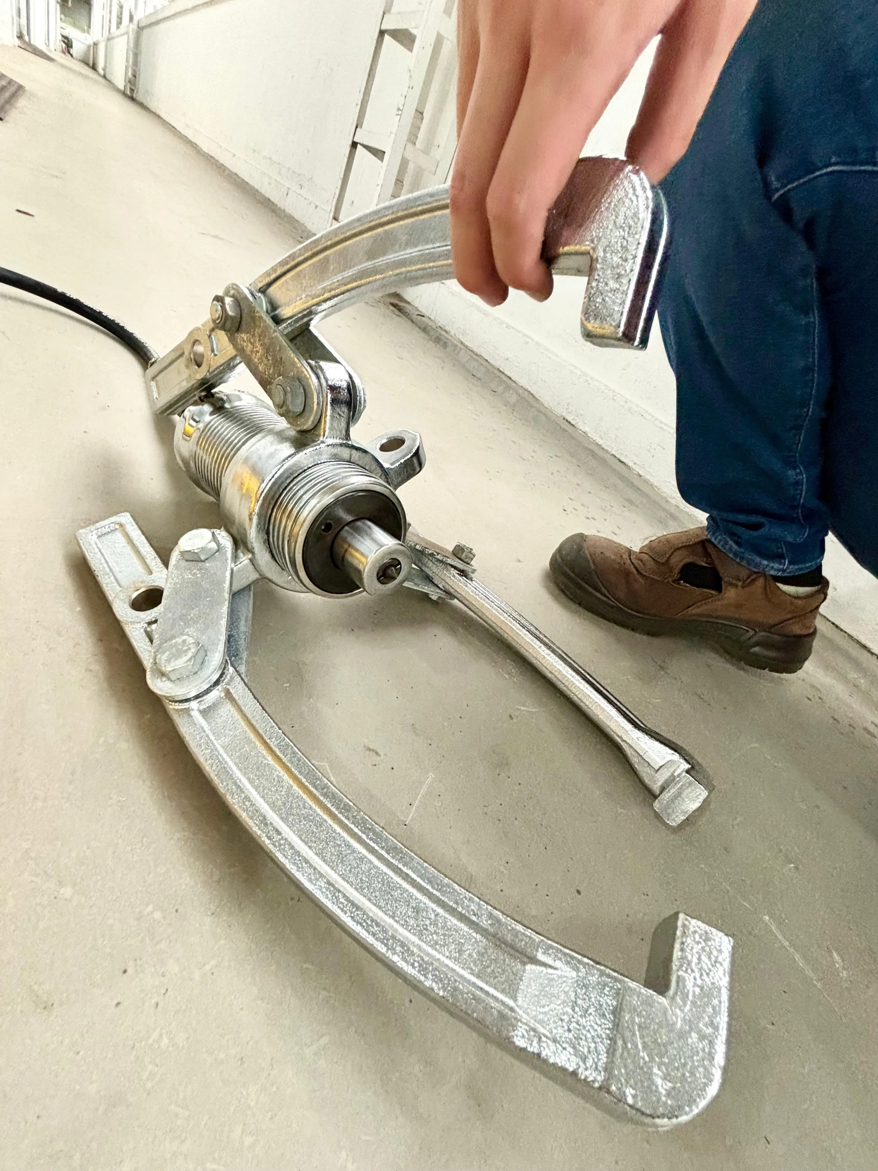 Aiko Hydraulic Puller HHL-20F W/O Pump | Model : HHL-20F