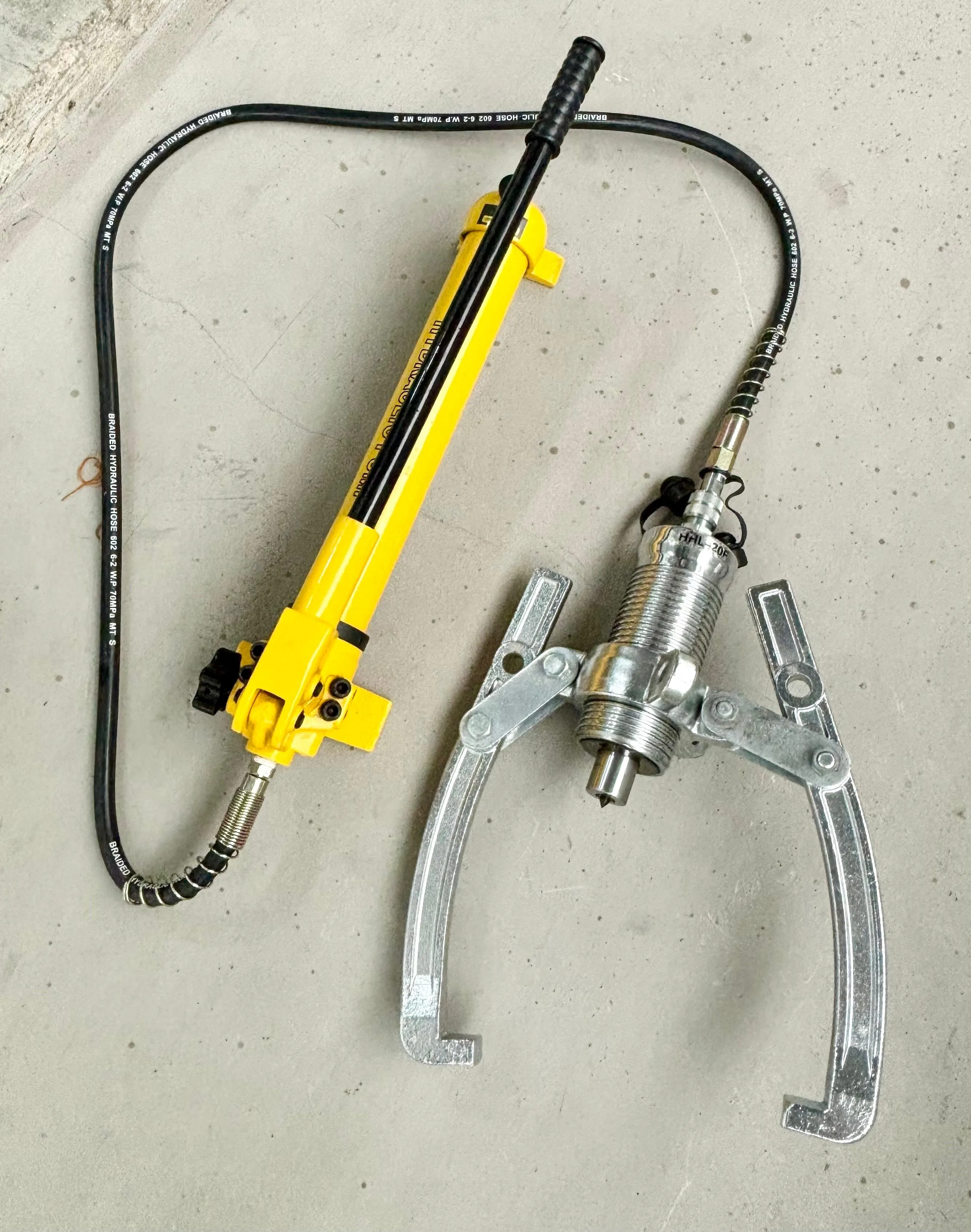 Aiko Hydraulic Puller HHL-20F W/O Pump | Model : HHL-20F
