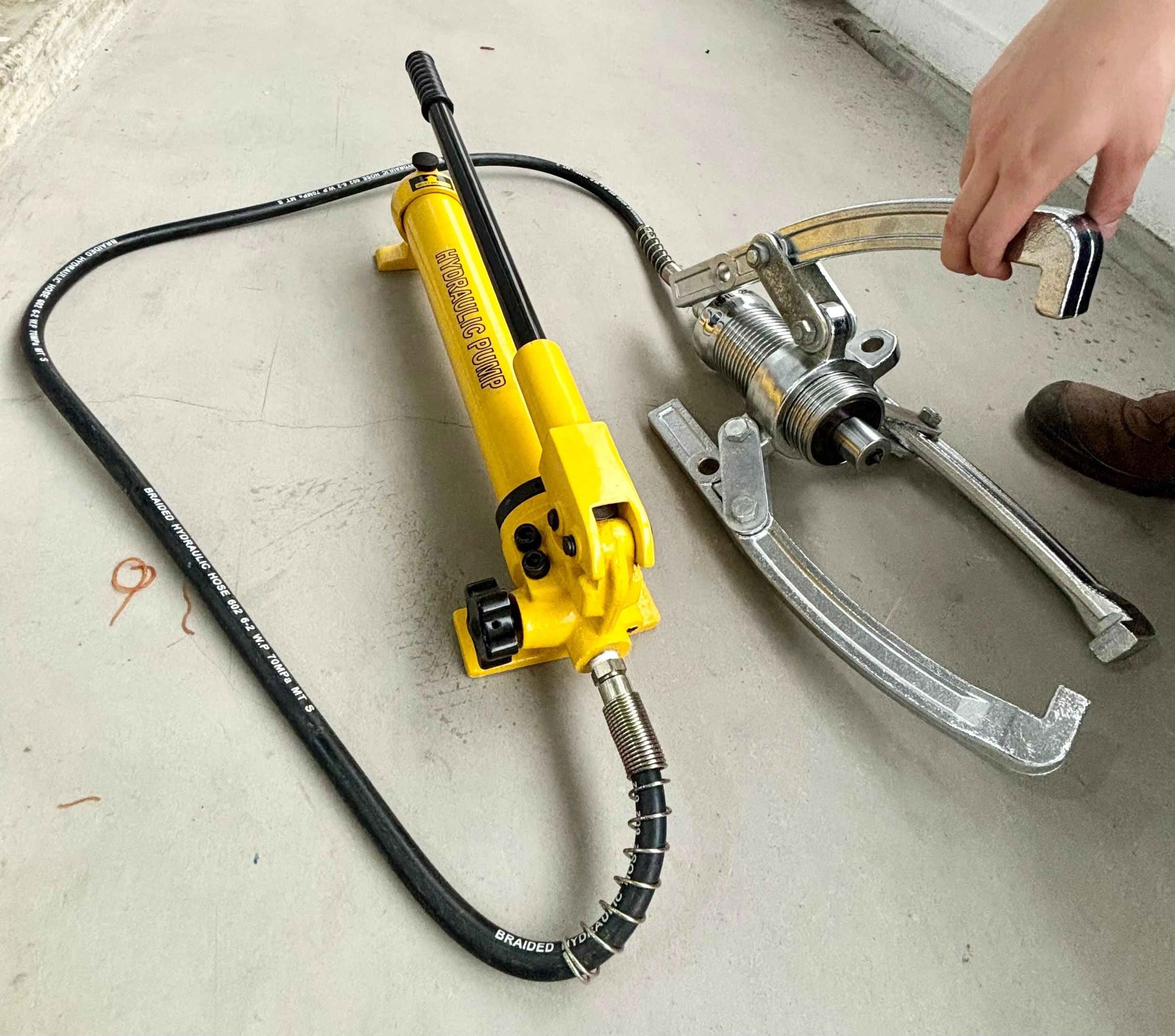 Aiko Hydraulic Puller HHL-20F W/O Pump | Model : HHL-20F