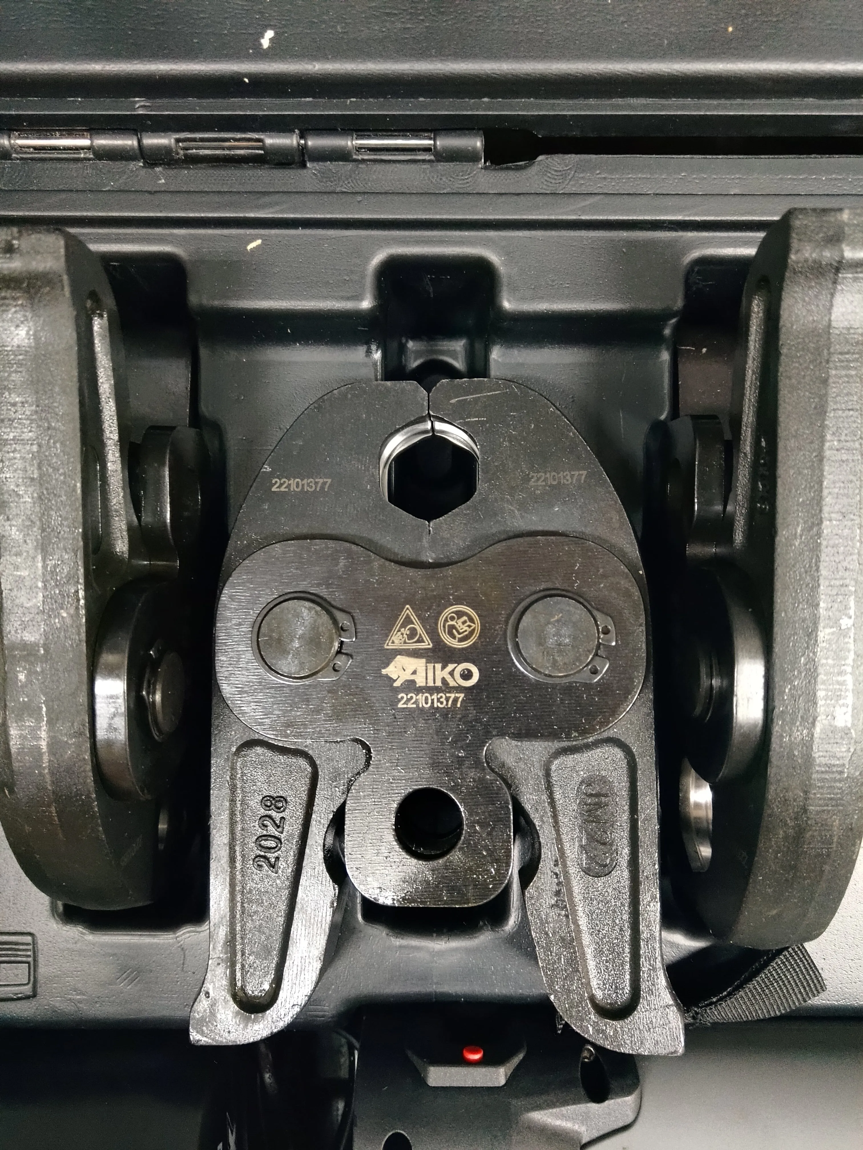 Aiko PZ-3240 Stainless Steel Pipe Crimping Tool Clamper M Type Jaw Battery 18V | Model: PZ-3240 JAW