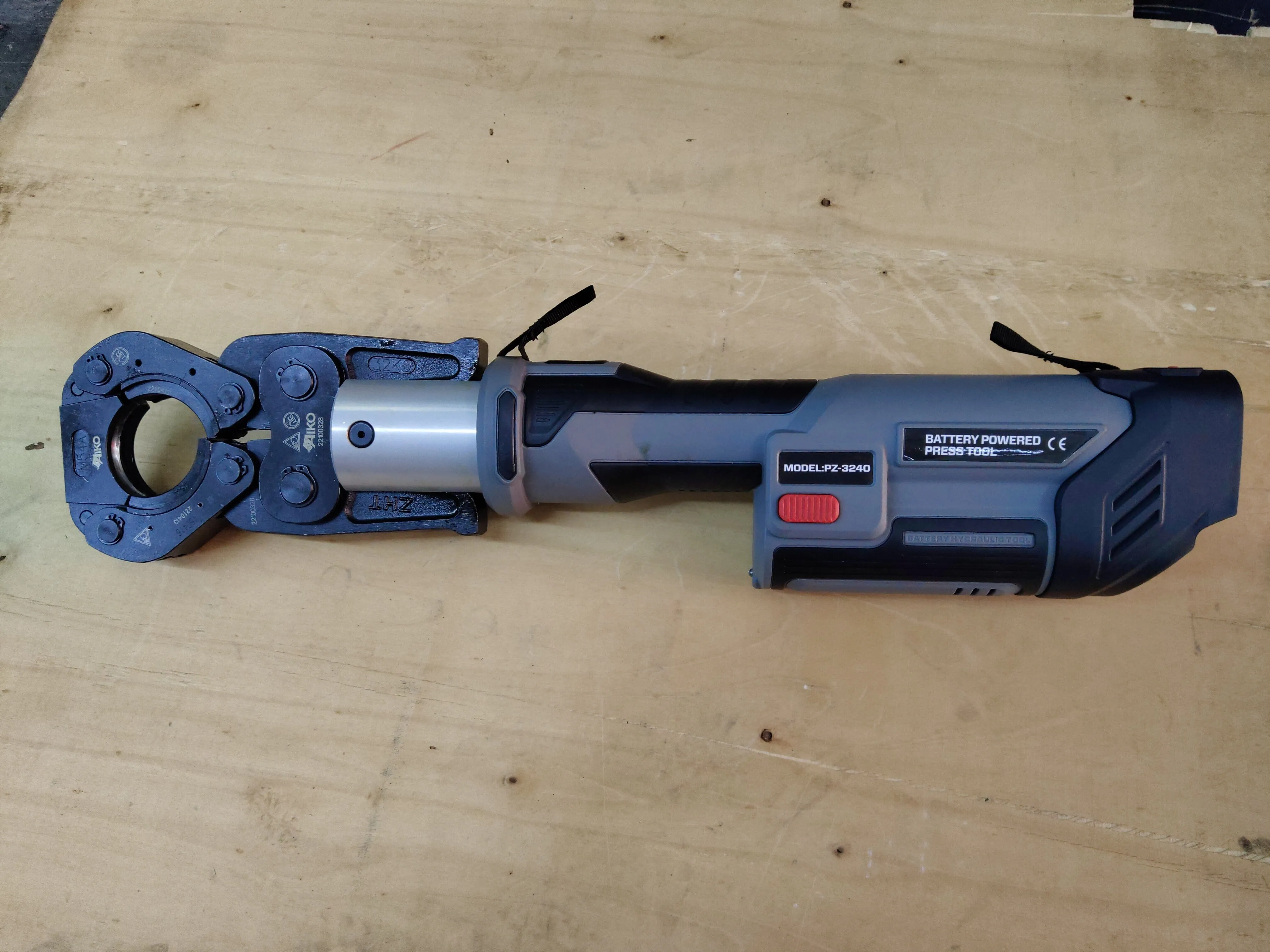 Aiko PZ-3240 Stainless Steel Pipe Crimping Tool Clamper M Type Jaw Battery 18V | Model: PZ-3240 JAW