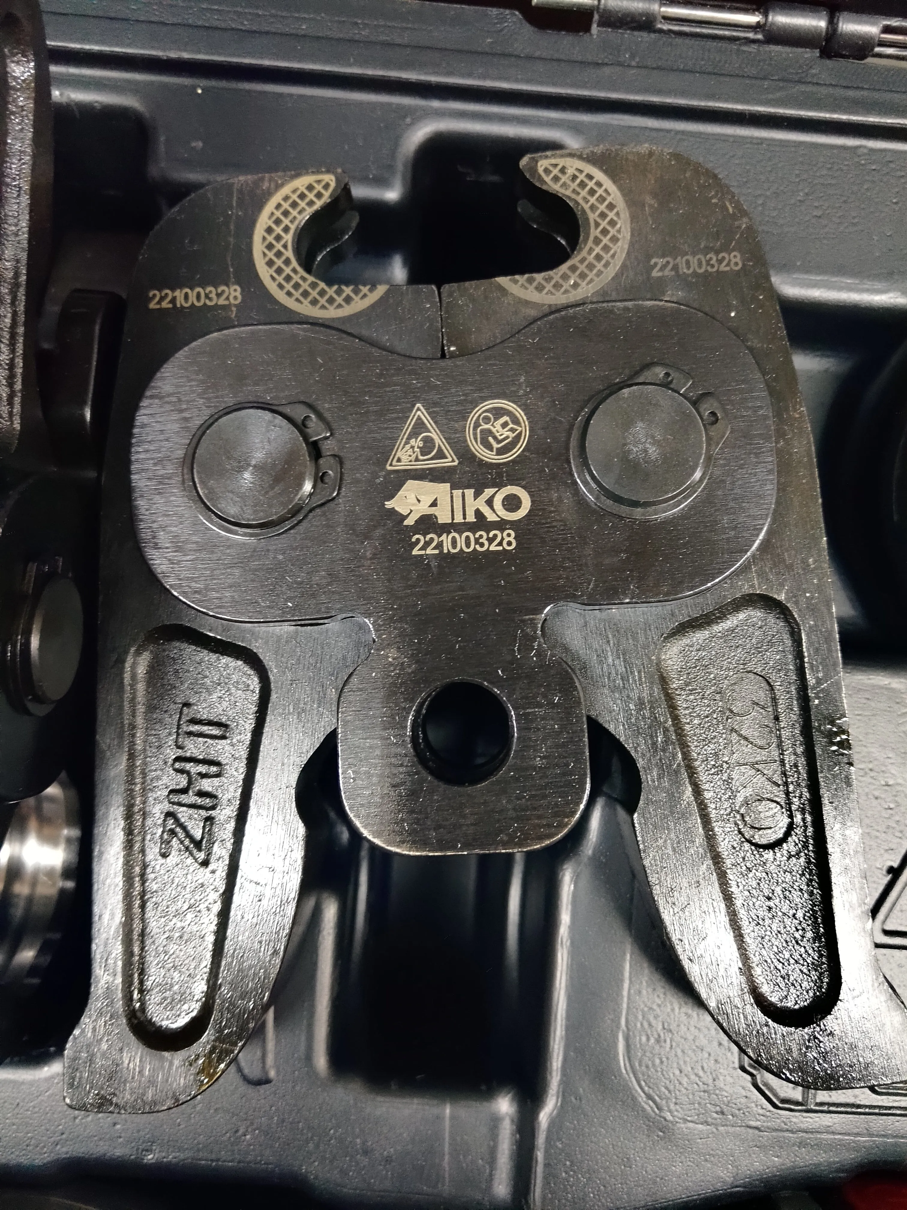 Aiko PZ-3240 Stainless Steel Pipe Crimping Tool Clamper M Type Jaw Battery 18V | Model: PZ-3240 JAW