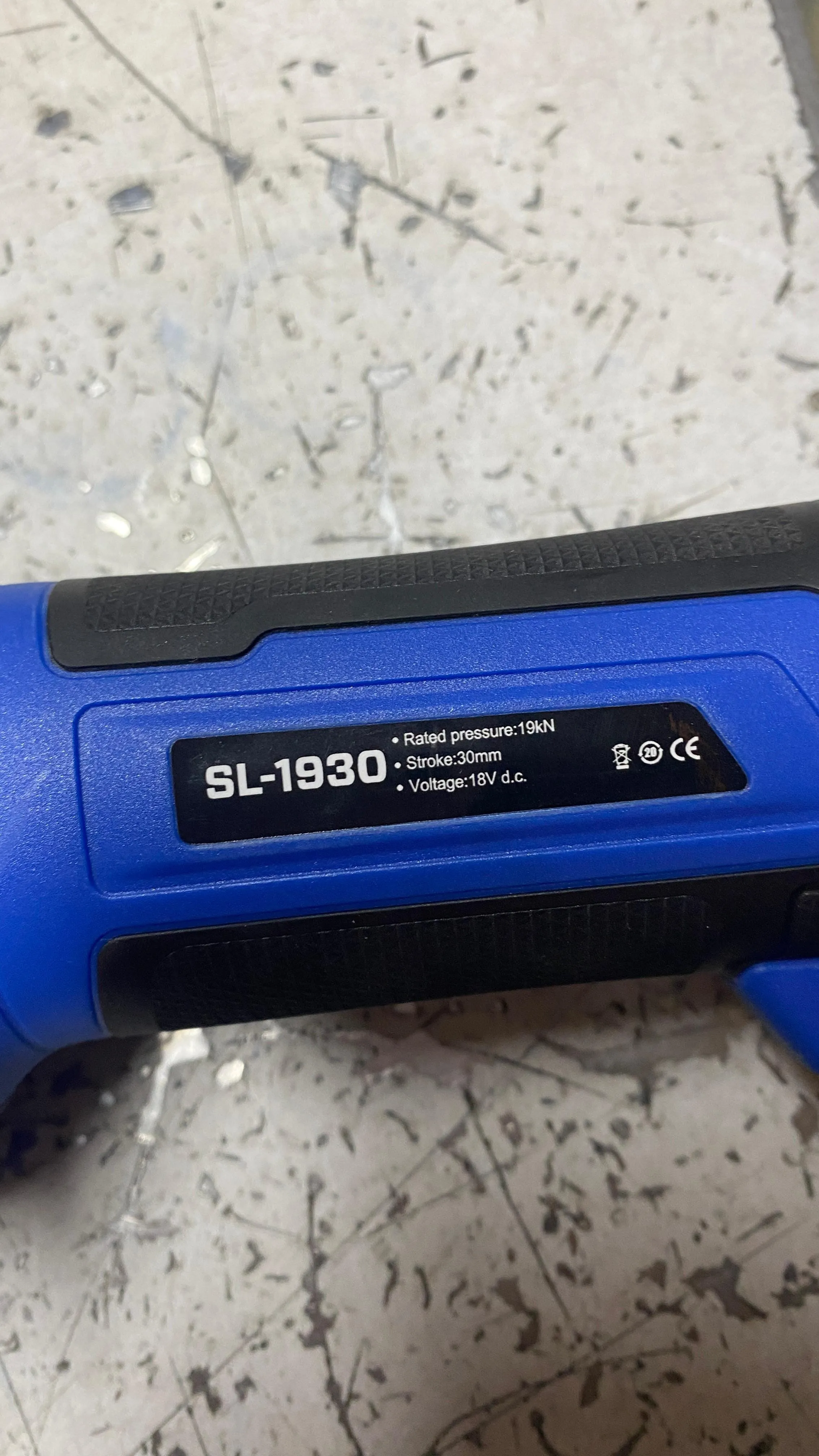 Aiko SS Battery 18V Pipe Clamper C/W Jaw M Type 15/22/28 360 Degree Turn | Model: SL-1930 JAW