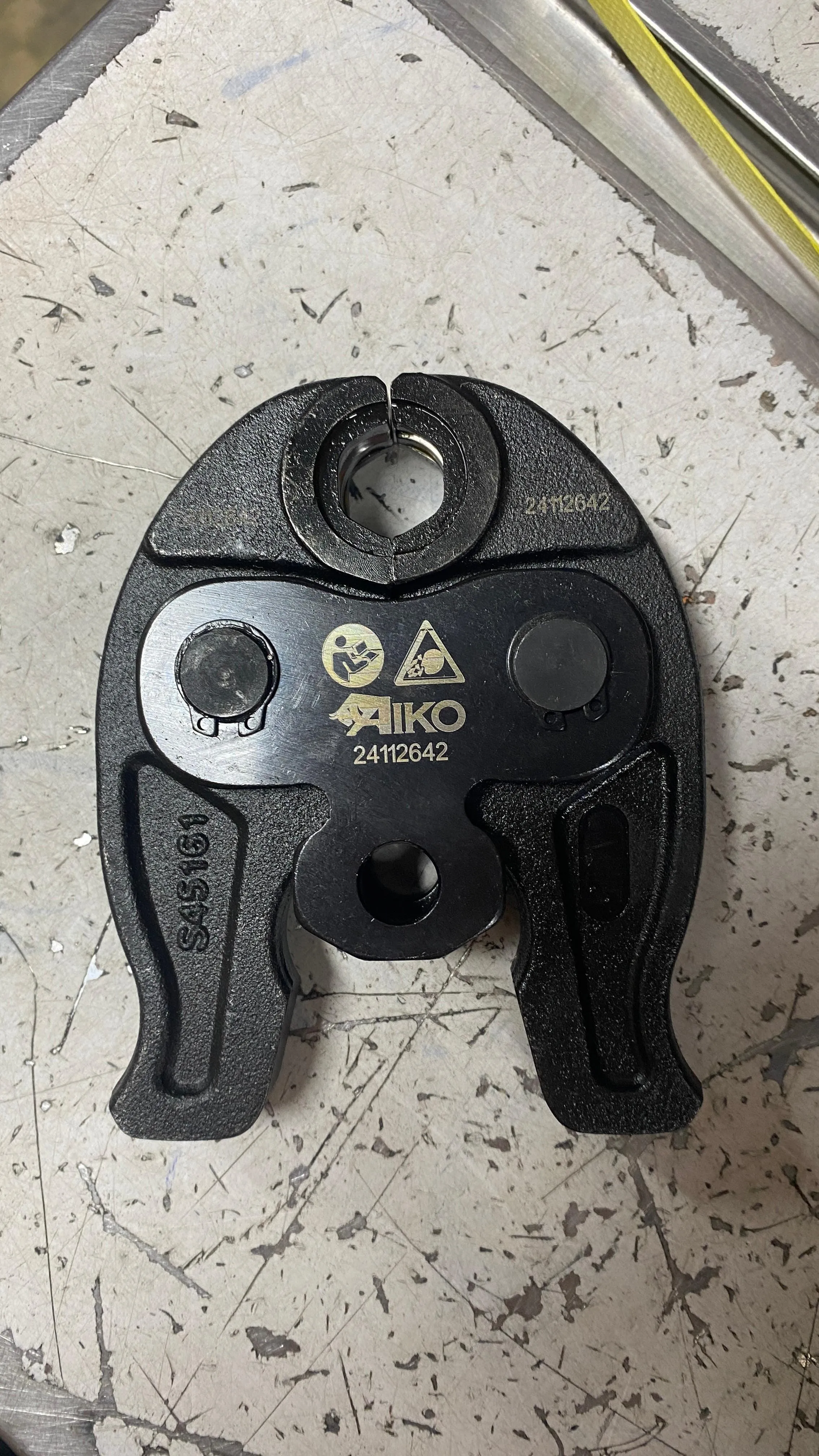 Aiko SS Battery 18V Pipe Clamper C/W Jaw M Type 15/22/28 360 Degree Turn | Model: SL-1930 JAW