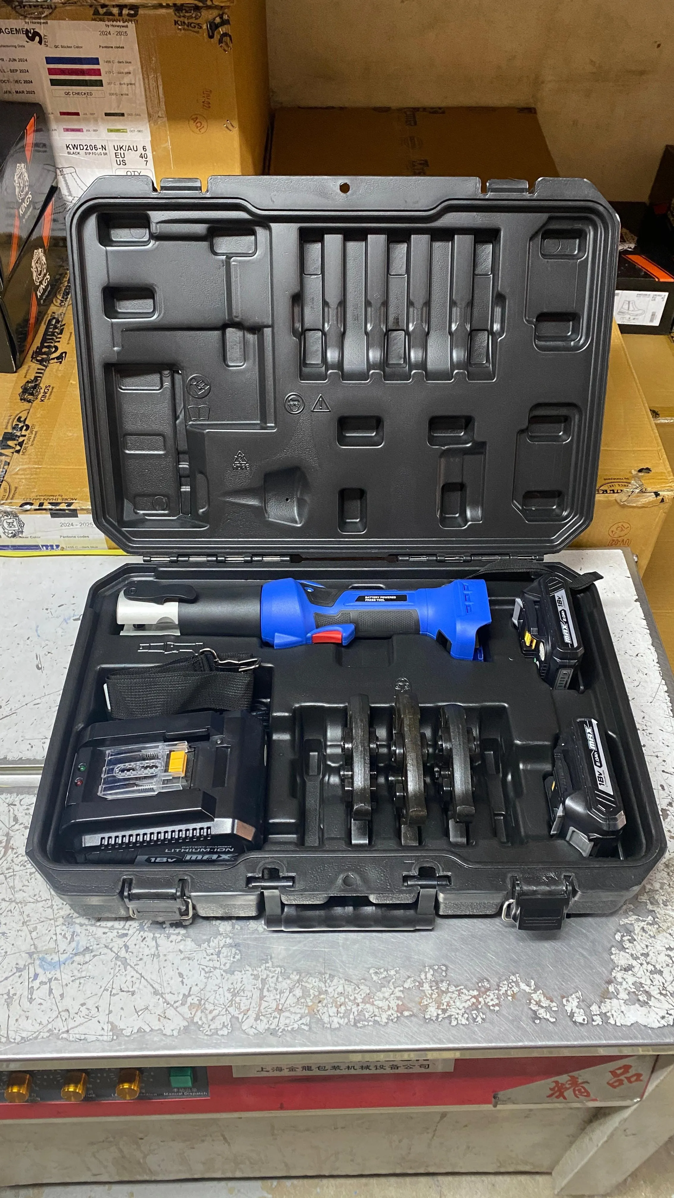 Aiko SS Battery 18V Pipe Clamper C/W Jaw M Type 15/22/28 360 Degree Turn | Model: SL-1930 JAW