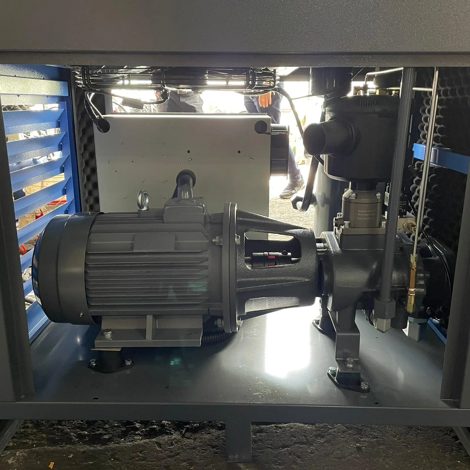 Airstrong ASPM20HP Rotary Inverter Screw Air Compressor with 415V. 20Hp. 10 Bar | Model : ASPM20HP