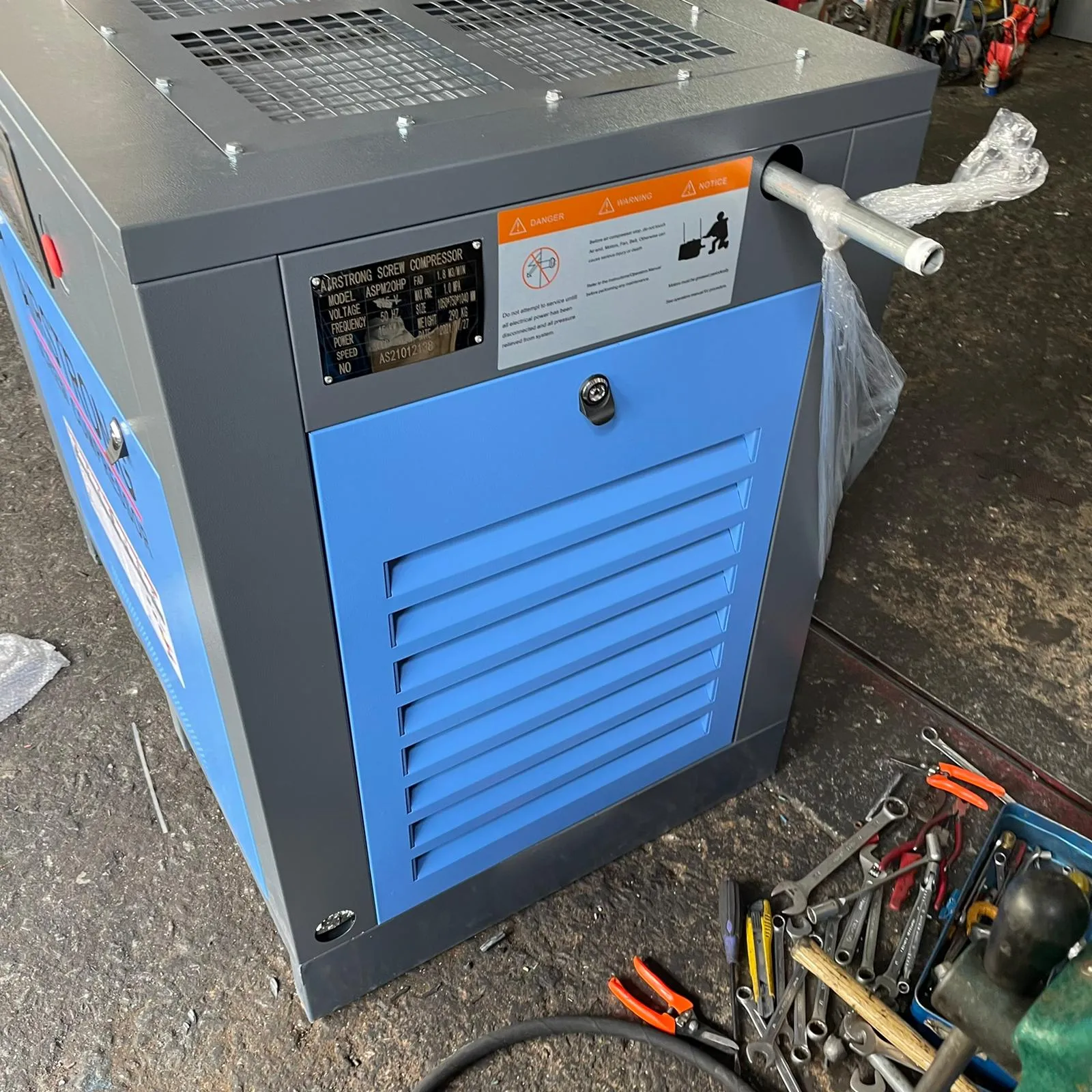 Airstrong ASPM20HP Rotary Inverter Screw Air Compressor with 415V. 20Hp. 10 Bar | Model : ASPM20HP