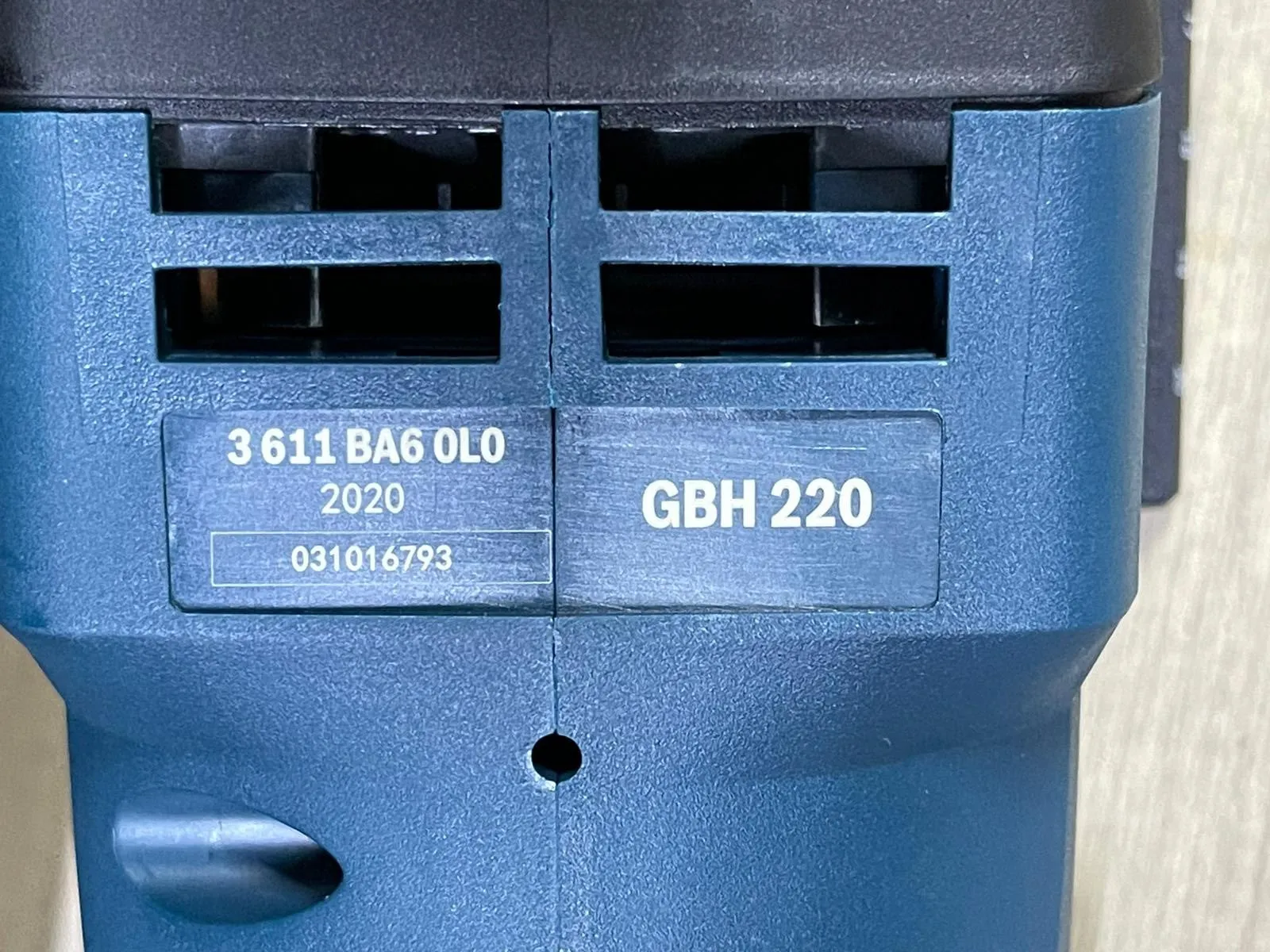 Bosch GBH220 Rotary Hammer with SDS Plus. 3in1 Mode. 720W. 2000rpm. 2.3kg. 240V | Model : B-GBH220