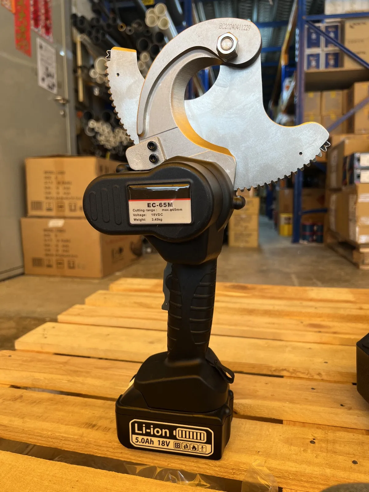 Cordless Battery Cable Cutter Comes With 2 Battery & 1 Charger | Model : EC-65M
