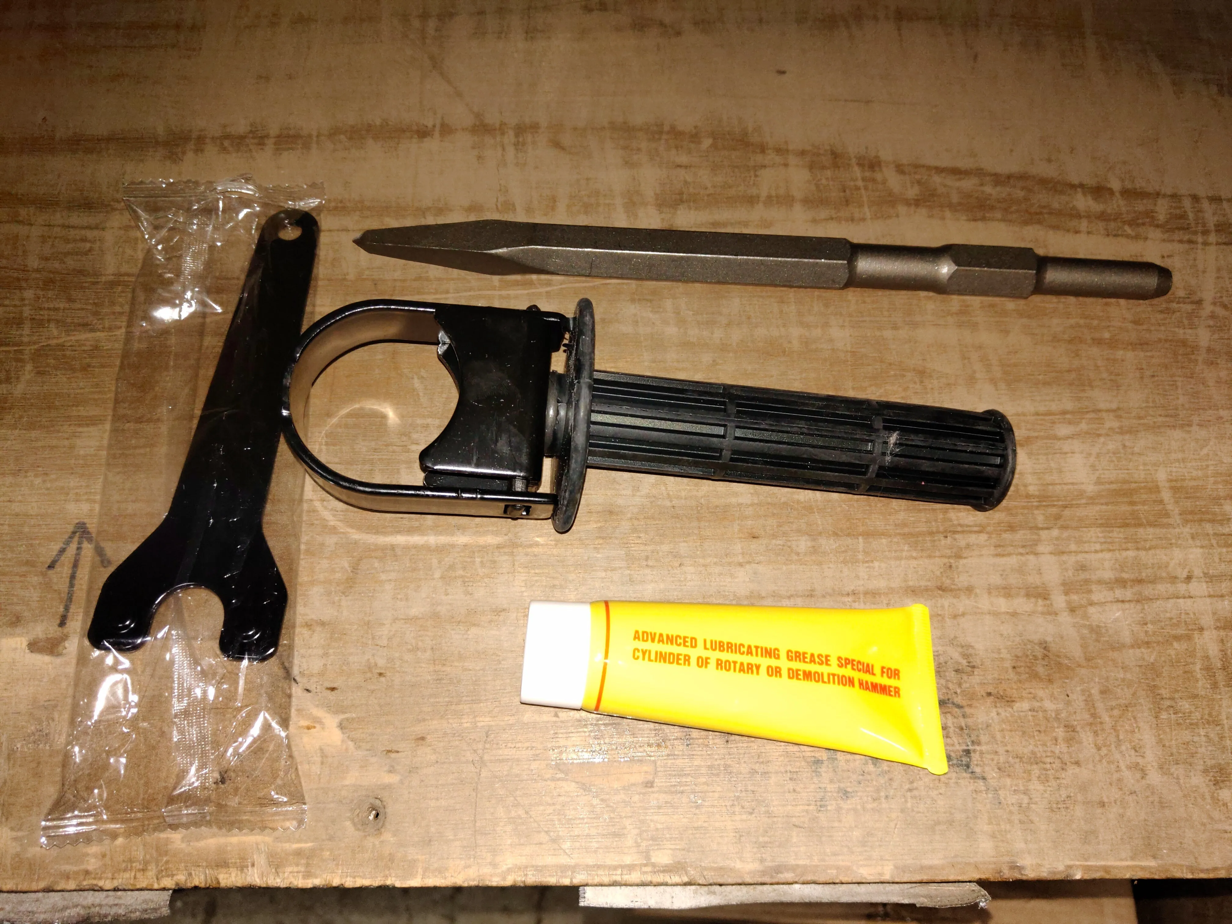 DONG CHENG 1050W Demolition Hammer with motor (Bullpoint) (NO WARRANTY  | Model : D-DZG6S