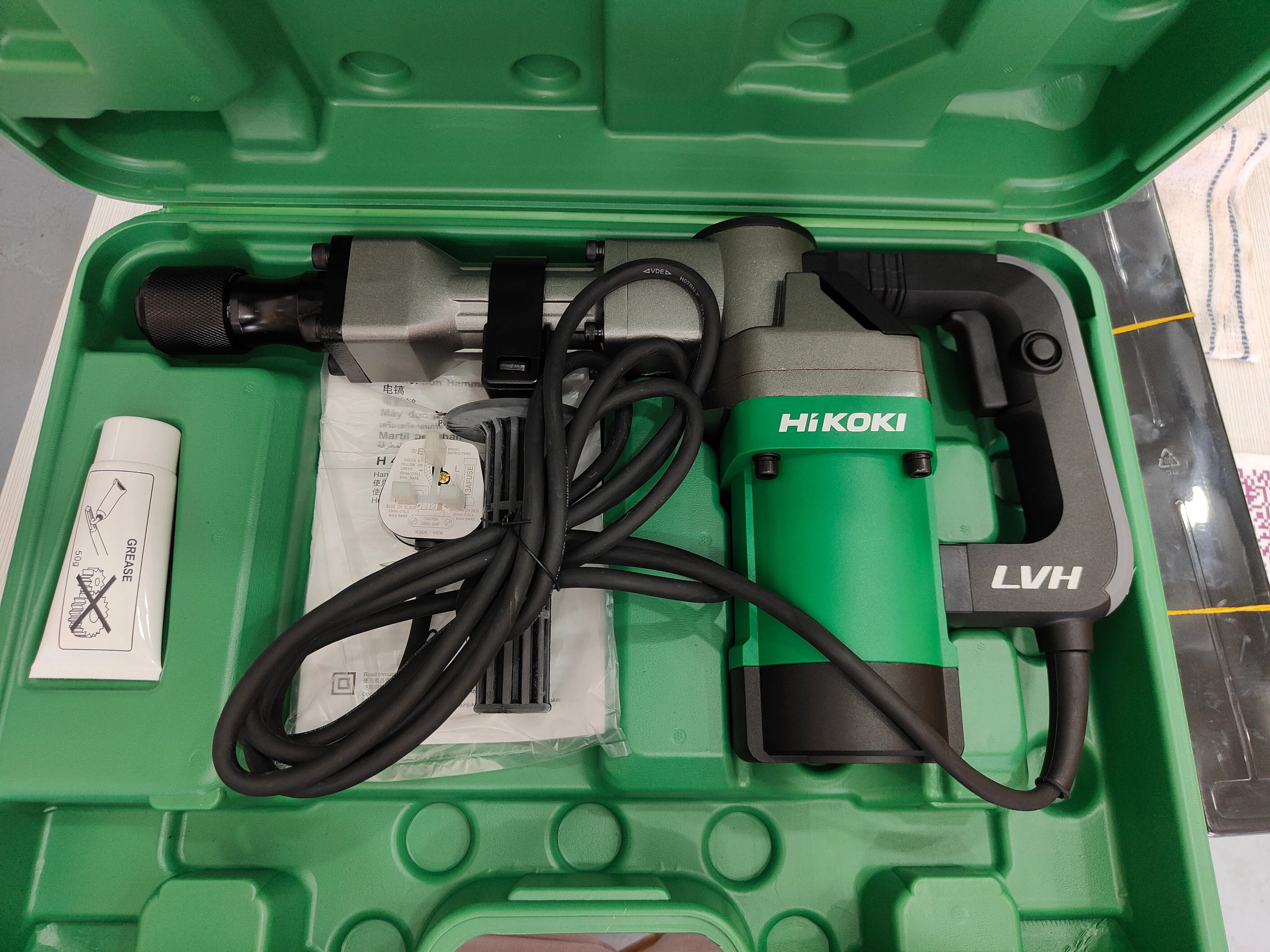 Hikoki 1.010W Demolition Hammer | Model : H41SST