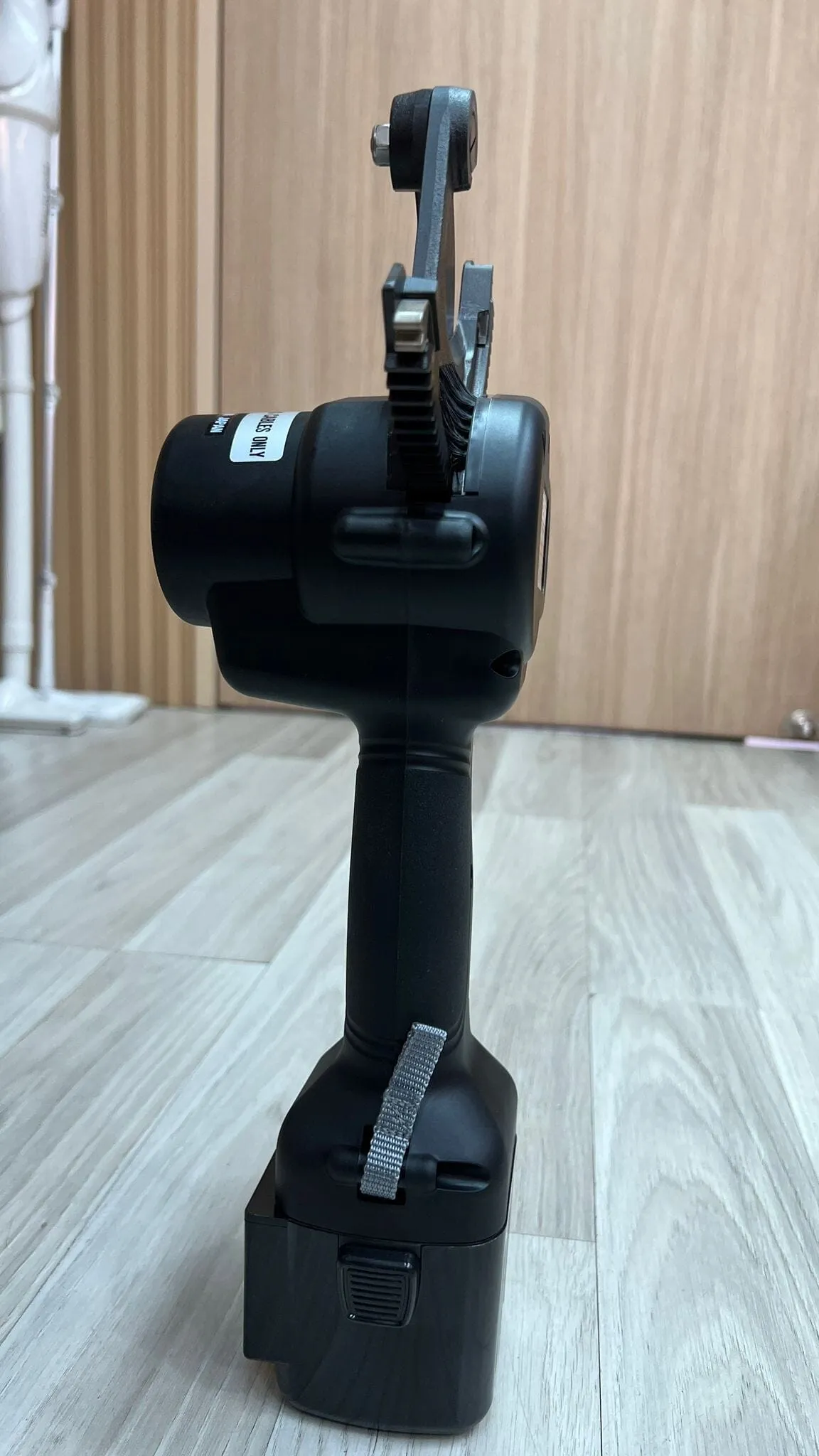 IZUMI Cordless Battery Ratchet Cable Cutter 50mm | Model : REC-50M