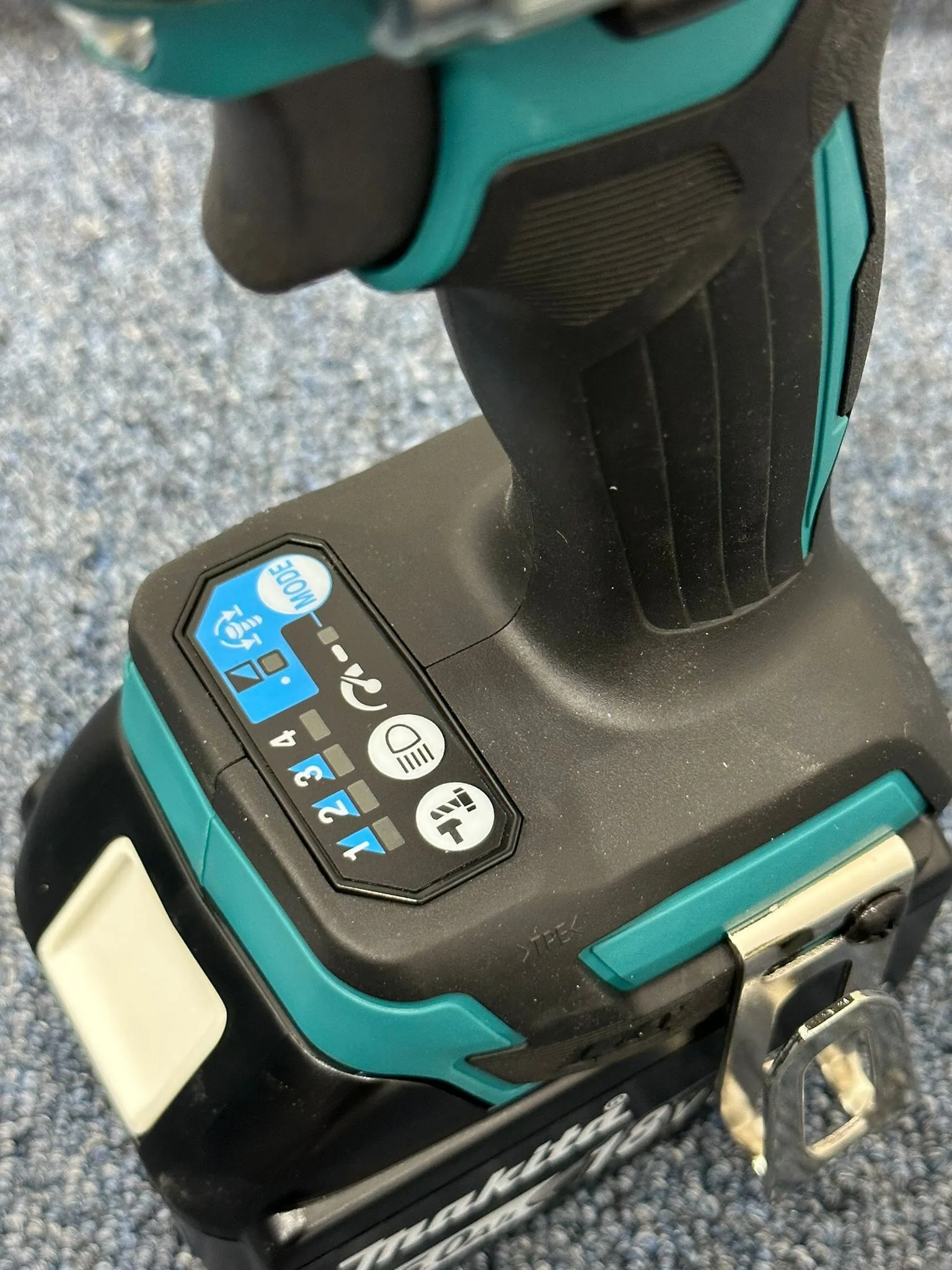 Makita 18V Cordless Combo Kit (Cordless Impact Wrench | DTW300 & Cordless Inflator | DMP180 )| Model : M-DLX2424JX1