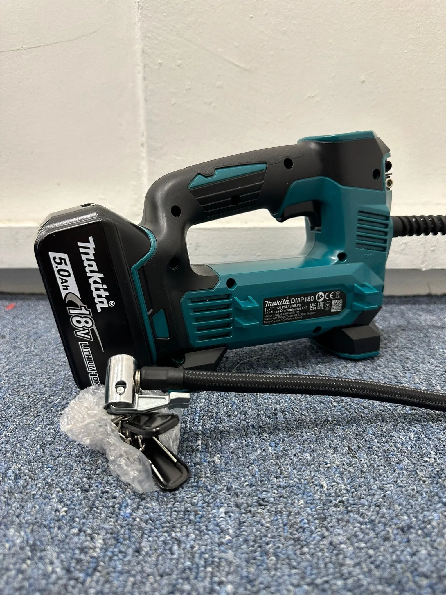 Makita 18V Cordless Combo Kit (Cordless Impact Wrench | DTW300 & Cordless Inflator | DMP180 )| Model : M-DLX2424JX1