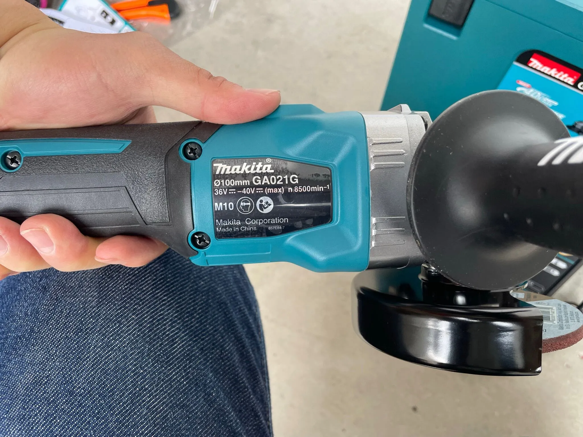 Makita 4 40V Cordless Brushless Angle Grinder GA021GM201 Come With 4.0Ah battery and Charger | Model : M-GA021GM201
