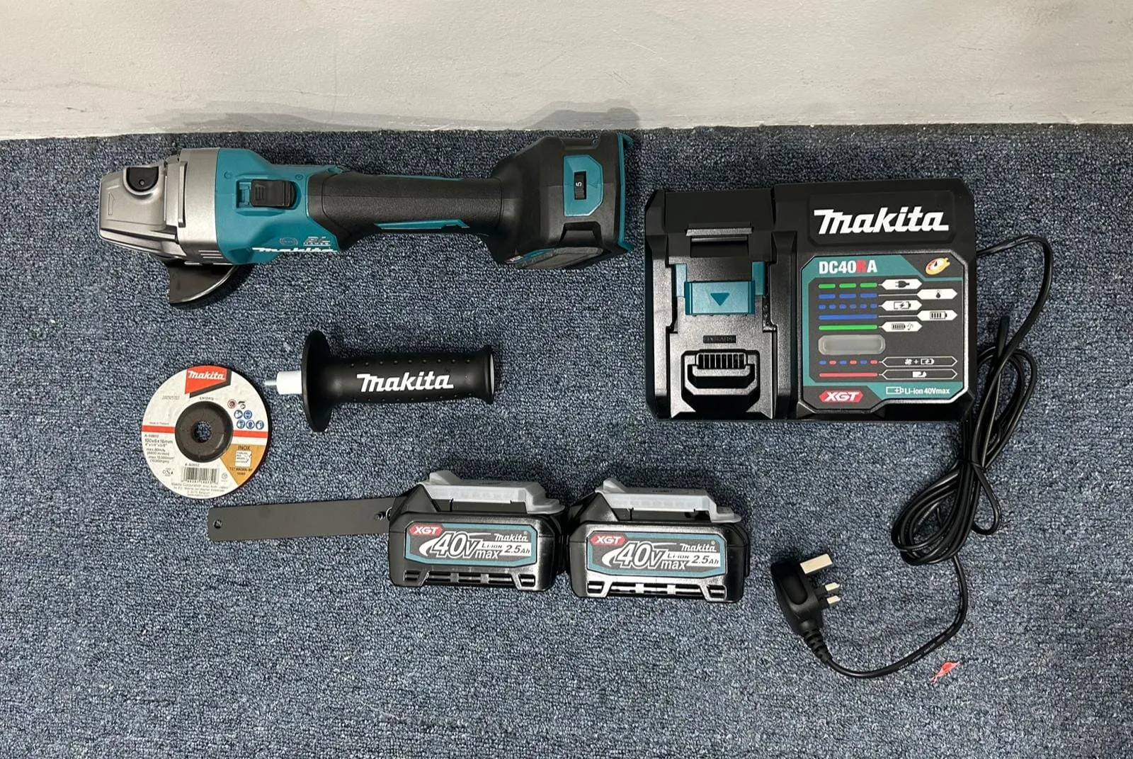 Makita 4 40V Cordless Slide Switch Brushless Angle Grinder  GA021GD201 Come With 2.5Ah battery and Charger | Model : M-GA021GD201