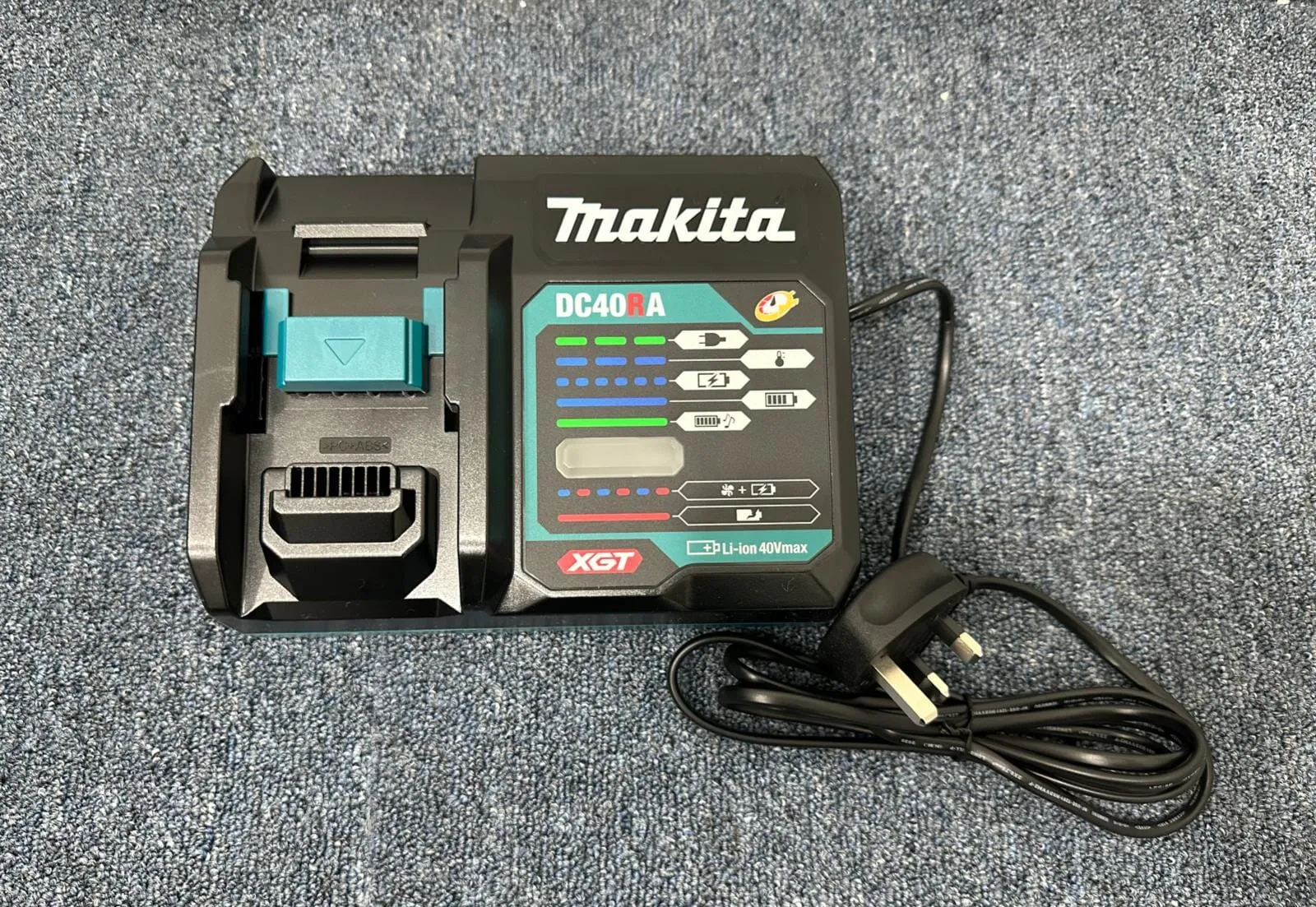 Makita 4 40V Cordless Slide Switch Brushless Angle Grinder  GA021GD201 Come With 2.5Ah battery and Charger | Model : M-GA021GD201