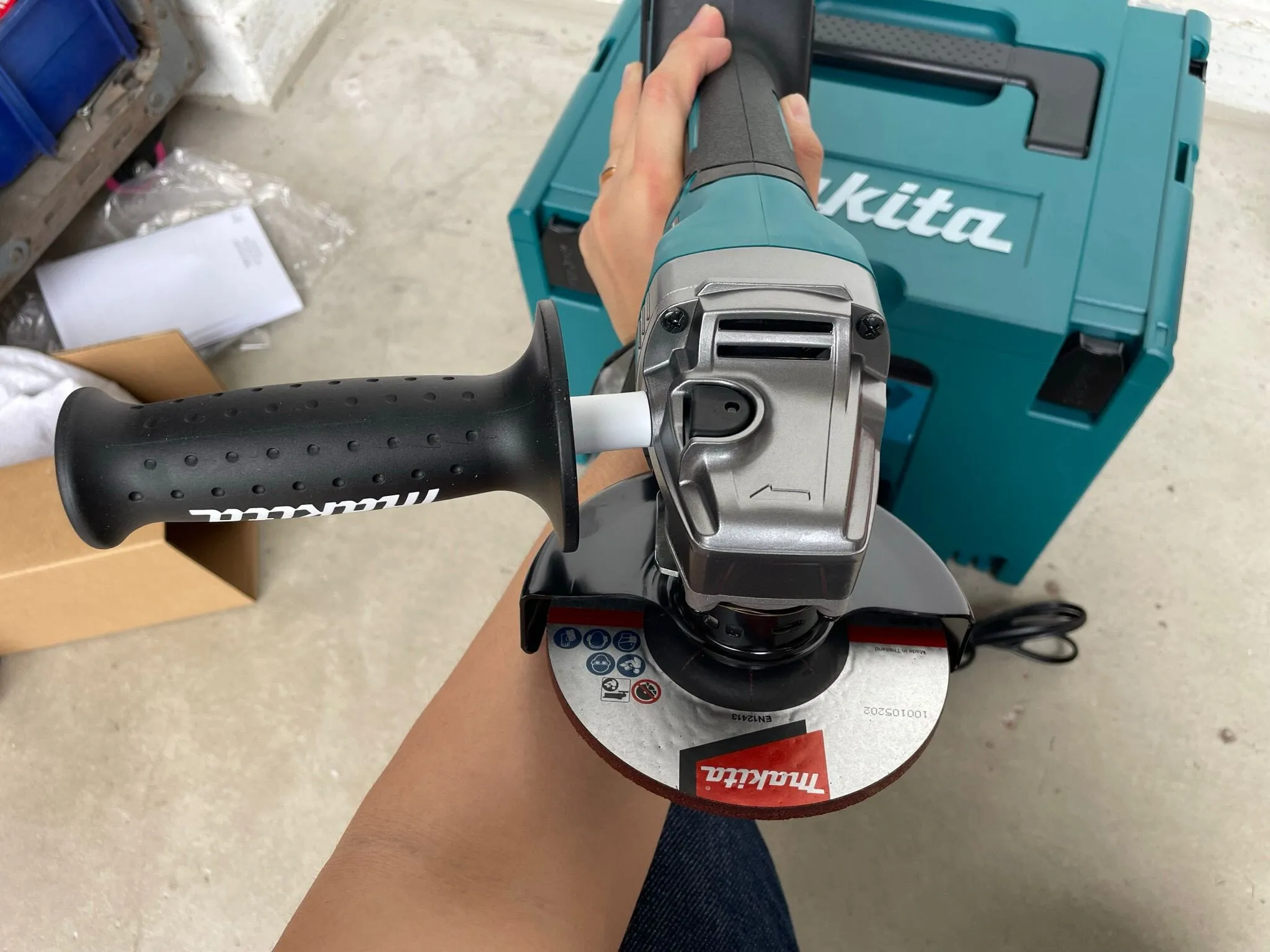 Makita 5 1000W GA013GM201 Cordless Brushless Angle Grinder | Model : M-GA013GM201