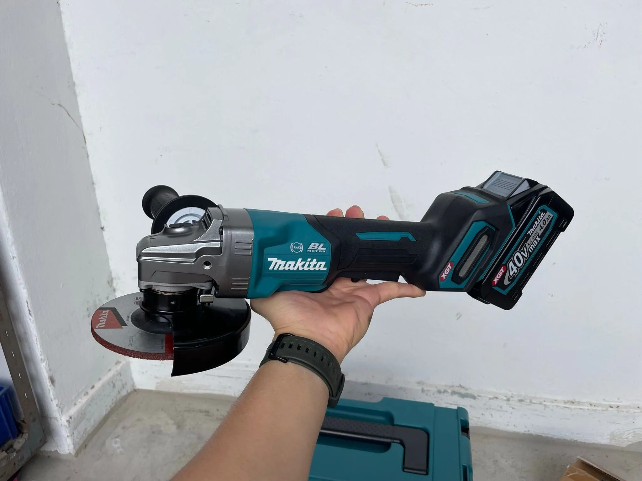 Makita 5 1000W GA013GM201 Cordless Brushless Angle Grinder | Model : M-GA013GM201