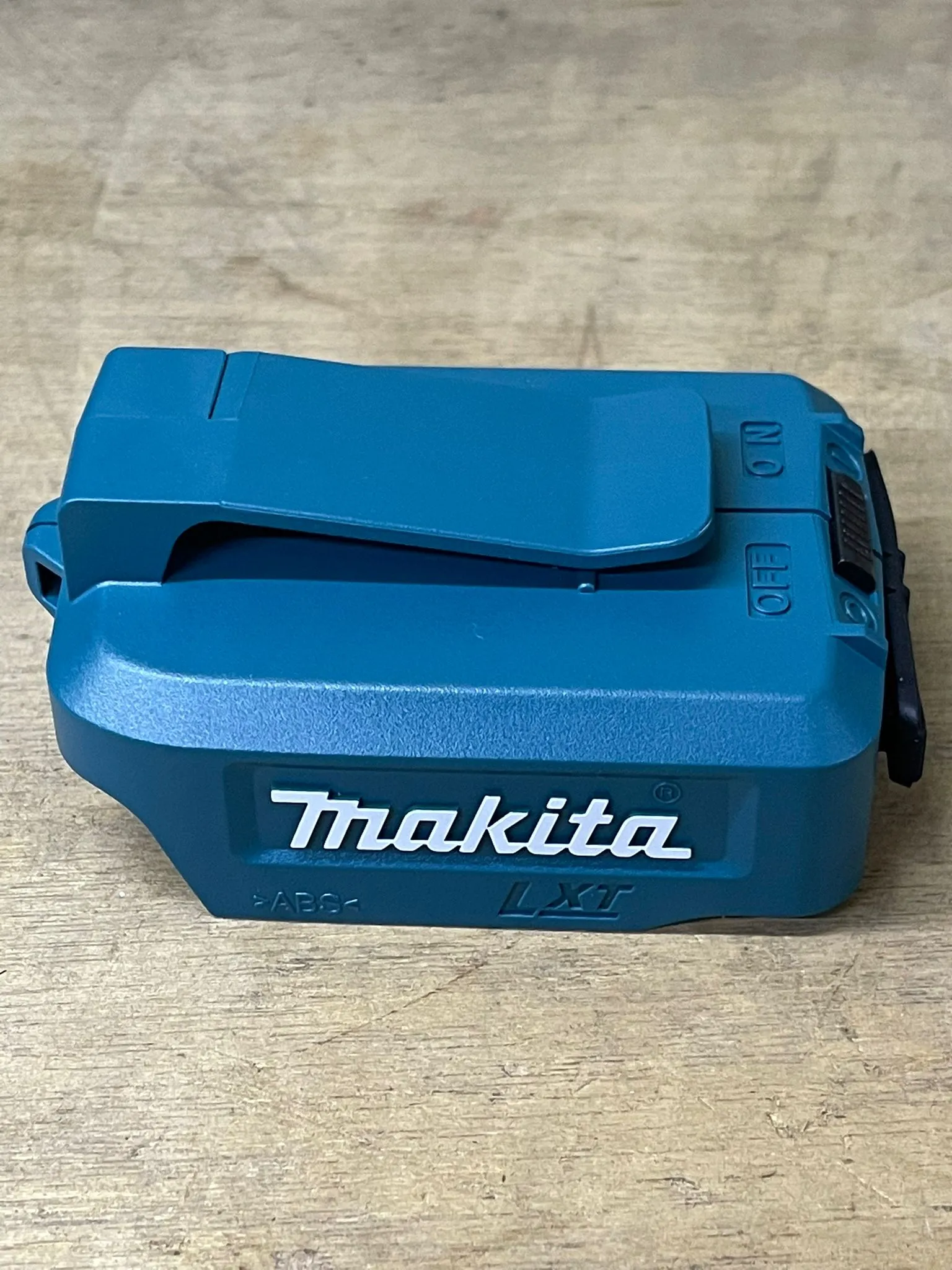 Makita ADP05 UBS Cordless Power Source Adapter | Model : M*ADP05