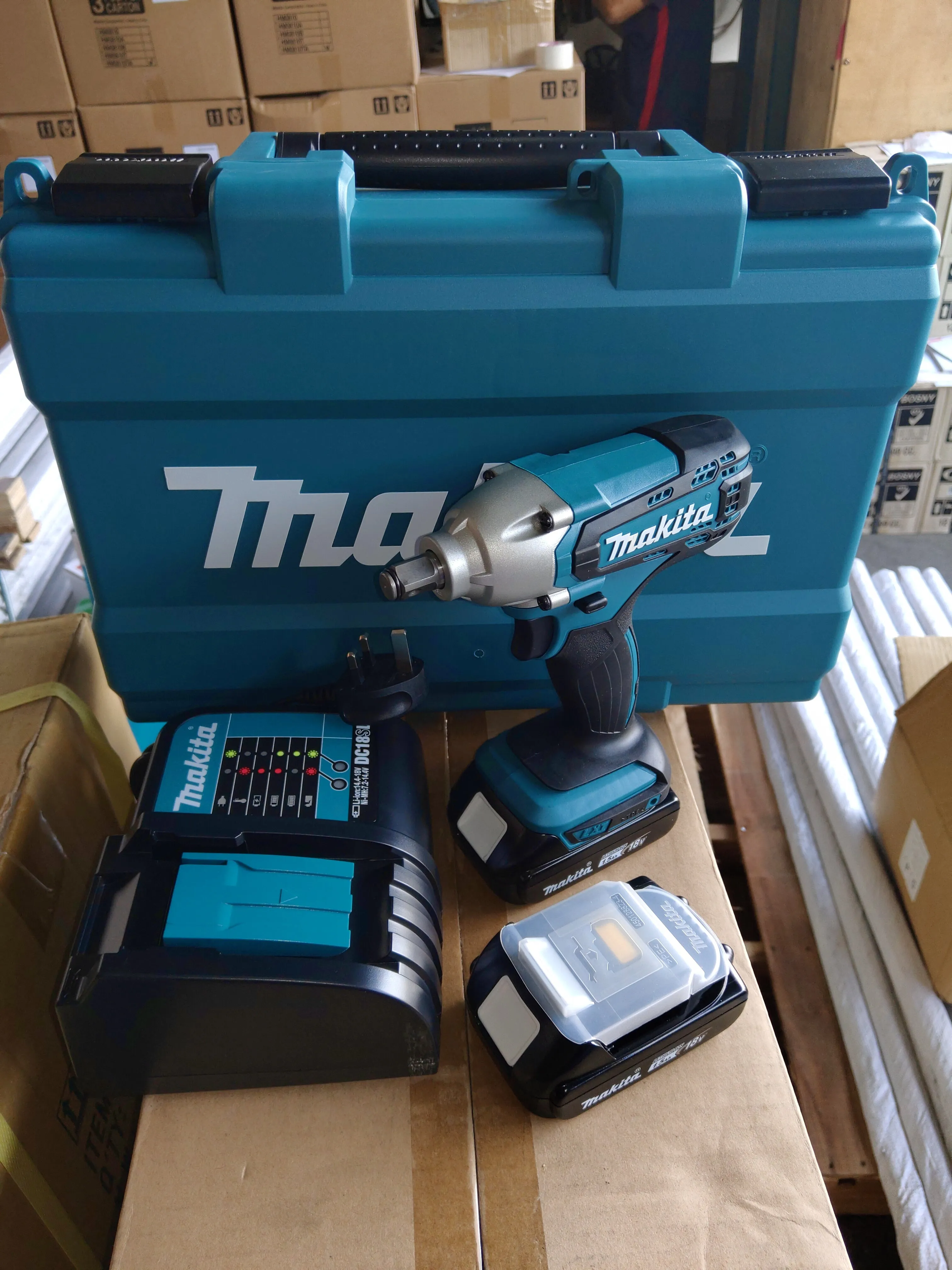 Makita DTW190SYE Cordless Impact Wrench | Model: M-DTW190SYE