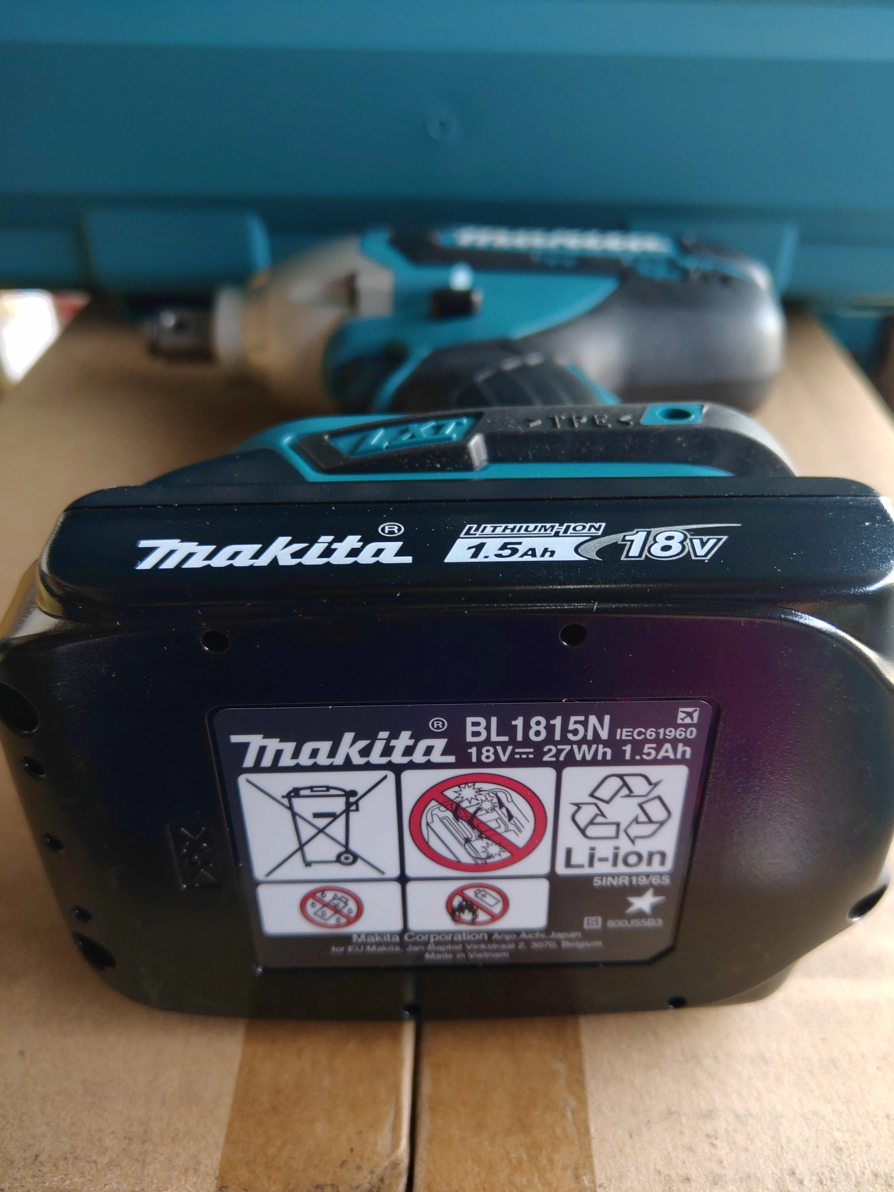 Makita DTW190SYE Cordless Impact Wrench | Model: M-DTW190SYE
