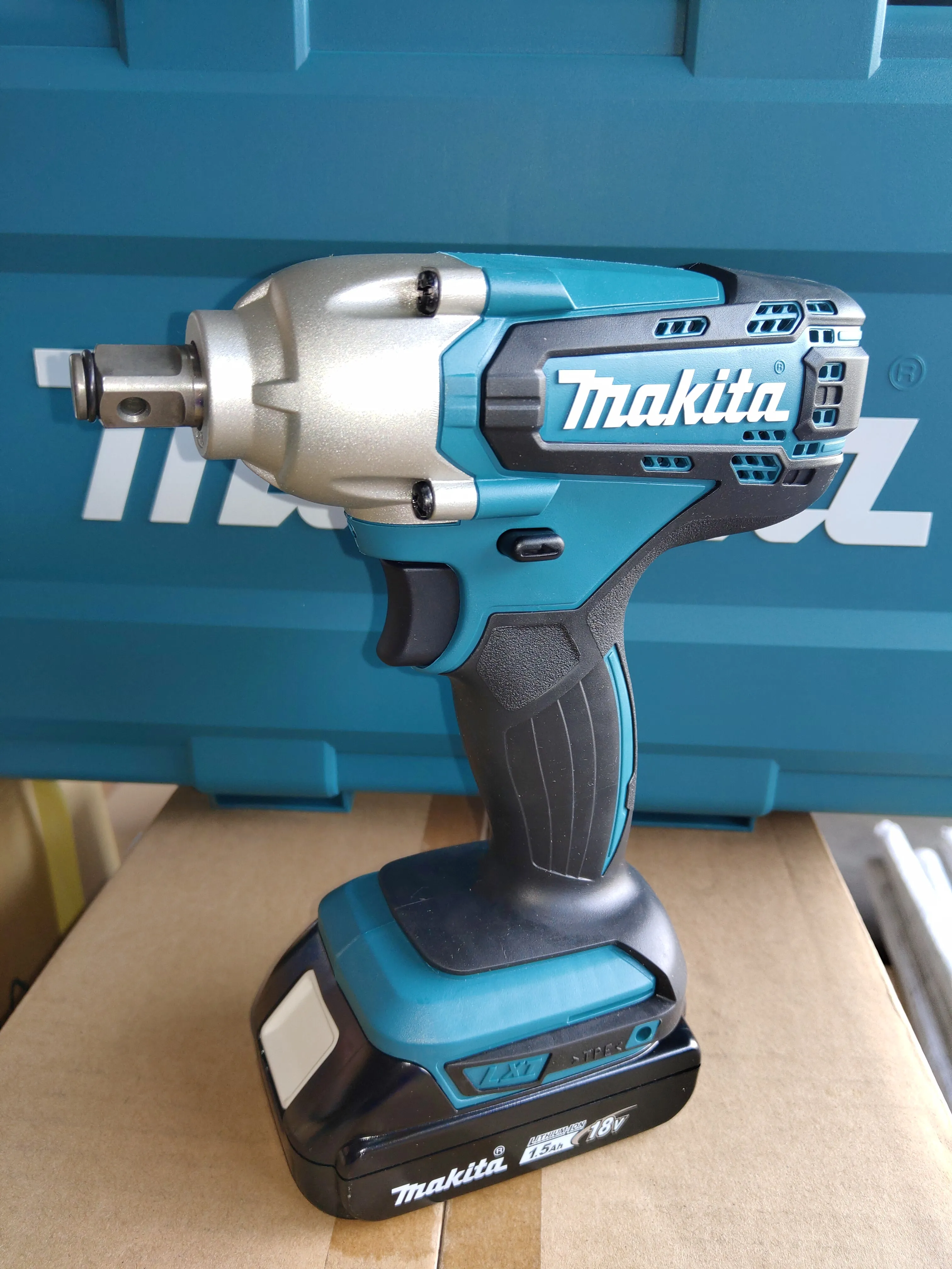 Makita DTW190SYE Cordless Impact Wrench | Model: M-DTW190SYE
