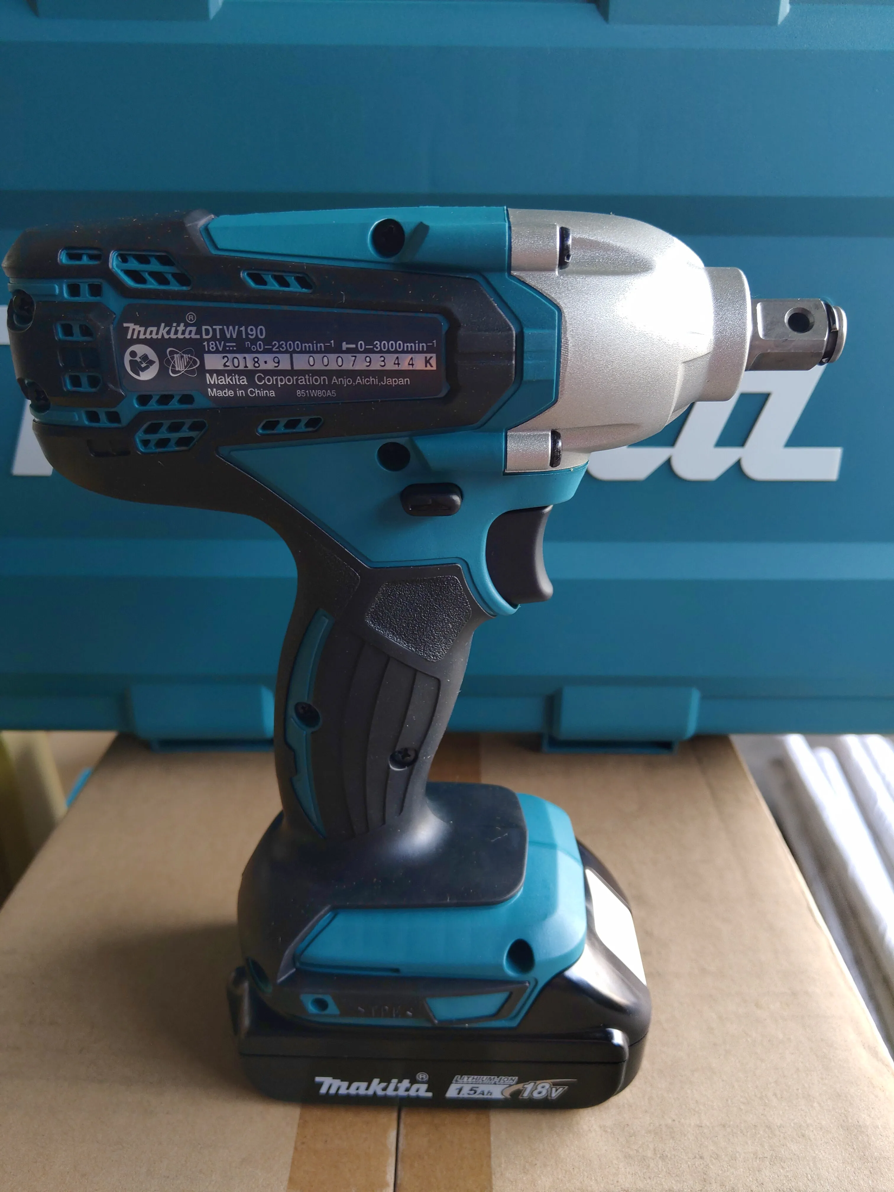 Makita DTW190SYE Cordless Impact Wrench | Model: M-DTW190SYE
